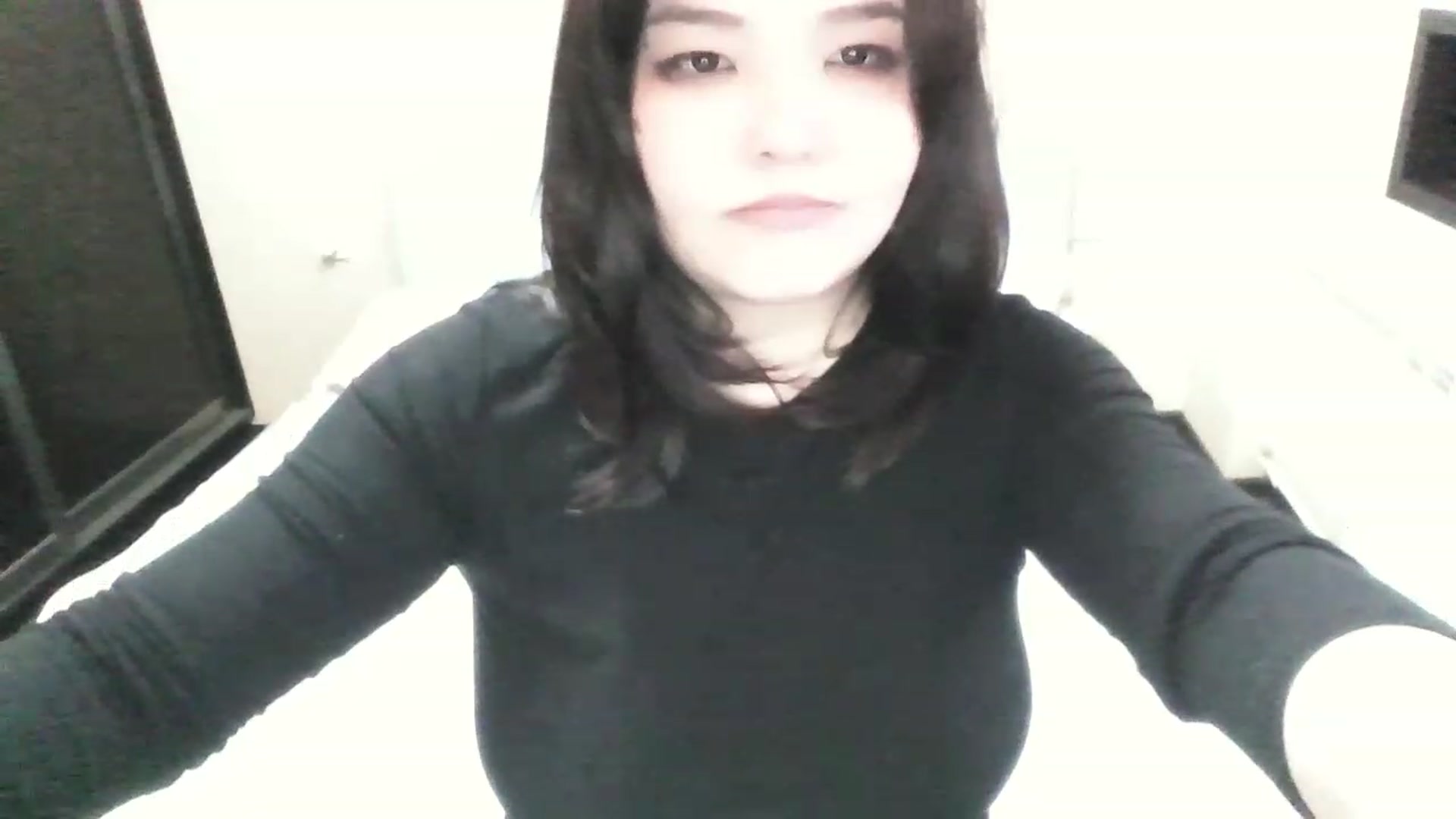 Gallery image thumbnail from MaiChubbyFace's myfreecams stream on, 08/16/2023, 08:40 image 12 of 20