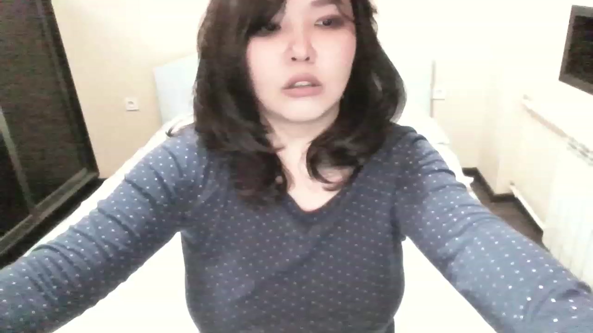 Gallery image thumbnail from MaiChubbyFace's myfreecams stream on, 08/17/2023, 21:06 image 19 of 20