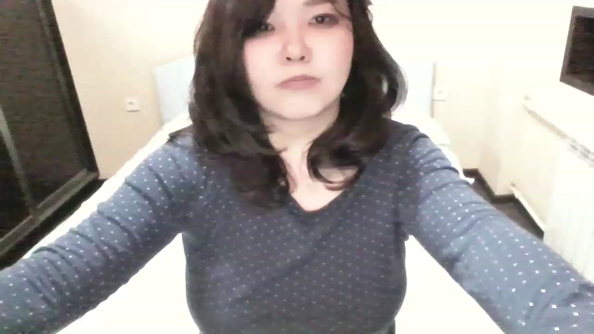 Gallery image thumbnail from MaiChubbyFace's myfreecams stream on, 08/17/2023, 21:06 image 17 of 20