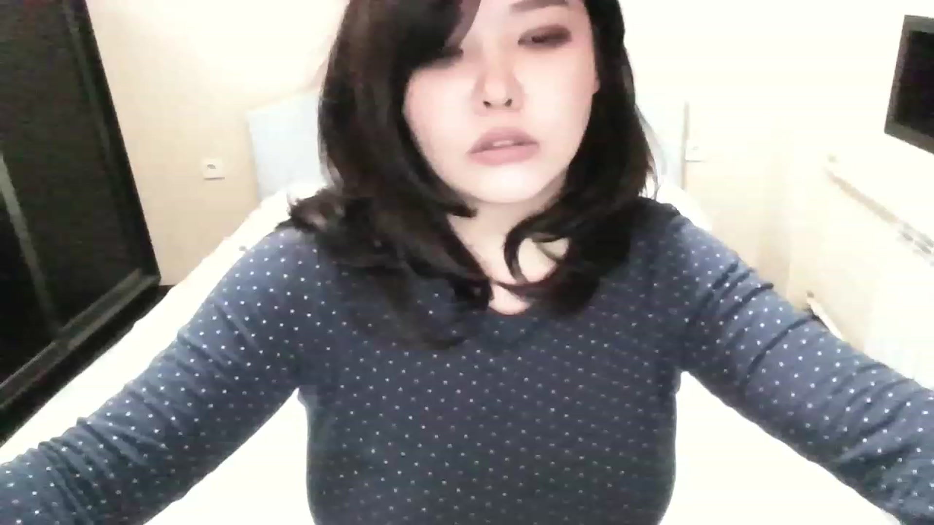 Gallery image thumbnail from MaiChubbyFace's myfreecams stream on, 08/17/2023, 21:06 image 6 of 20