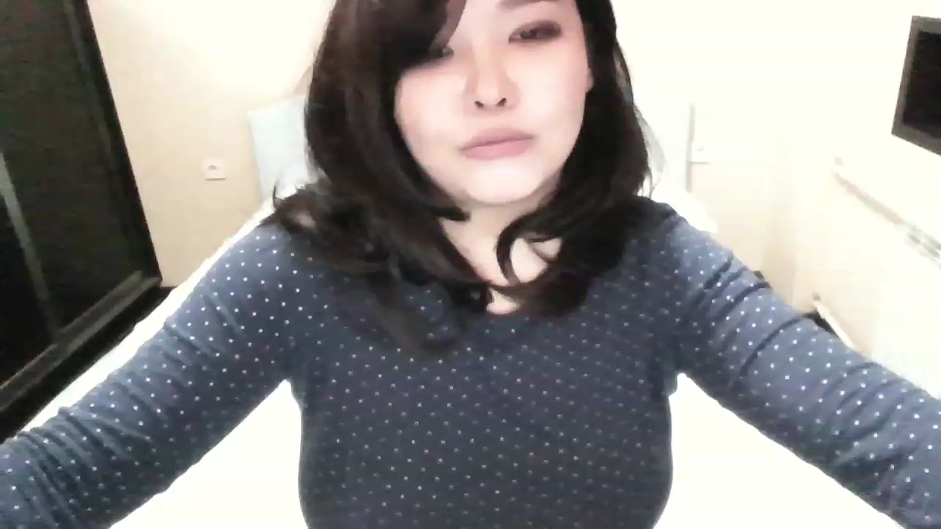 Gallery image thumbnail from MaiChubbyFace's myfreecams stream on, 08/17/2023, 21:06 image 5 of 20