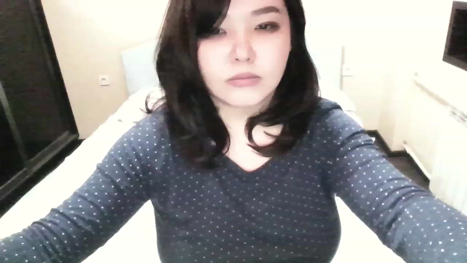 Gallery image thumbnail from MaiChubbyFace's myfreecams stream on, 08/17/2023, 21:06 image 10 of 20