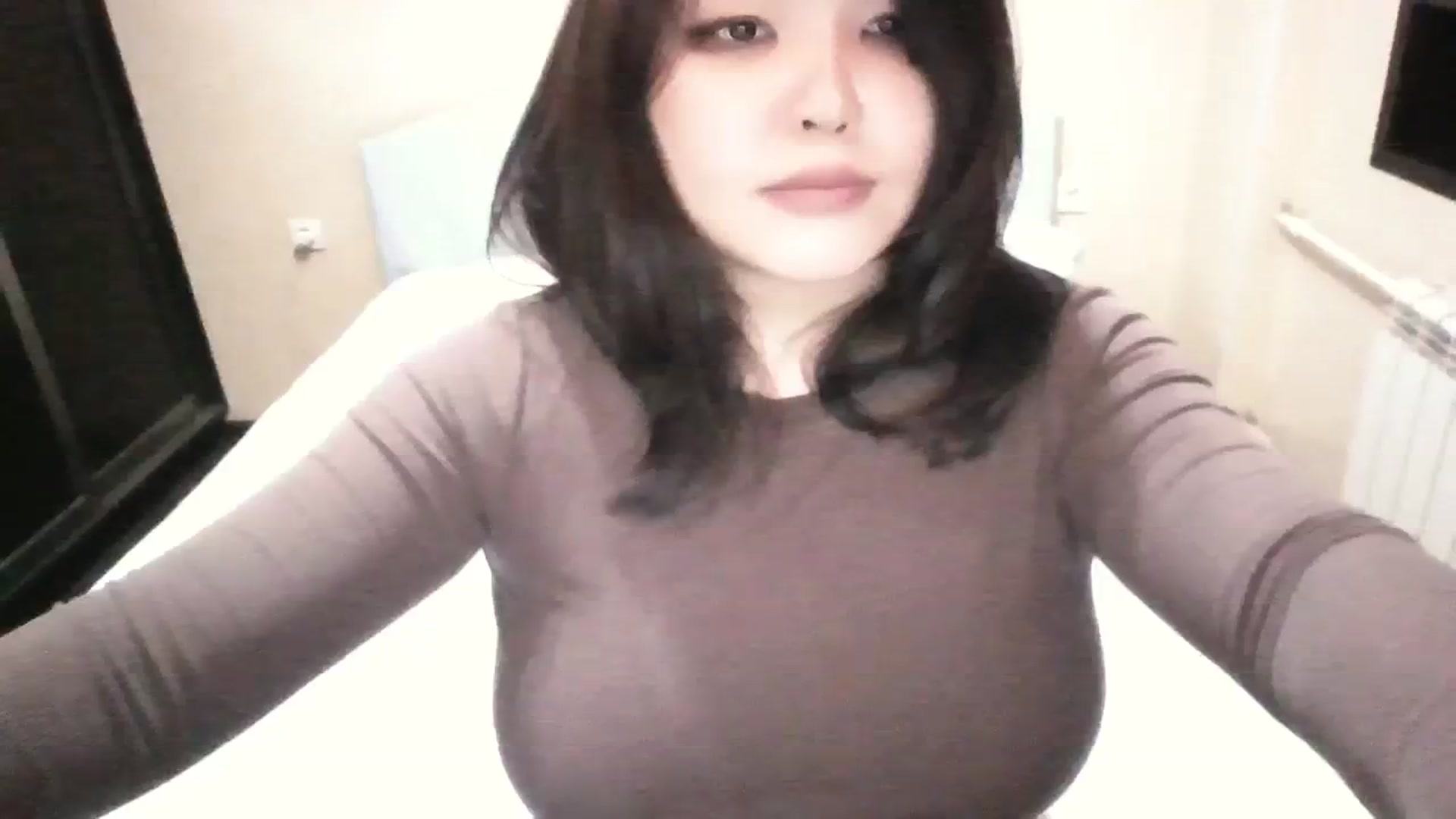 Gallery image thumbnail from MaiChubbyFace's myfreecams stream on, 08/20/2023, 14:22 image 5 of 20