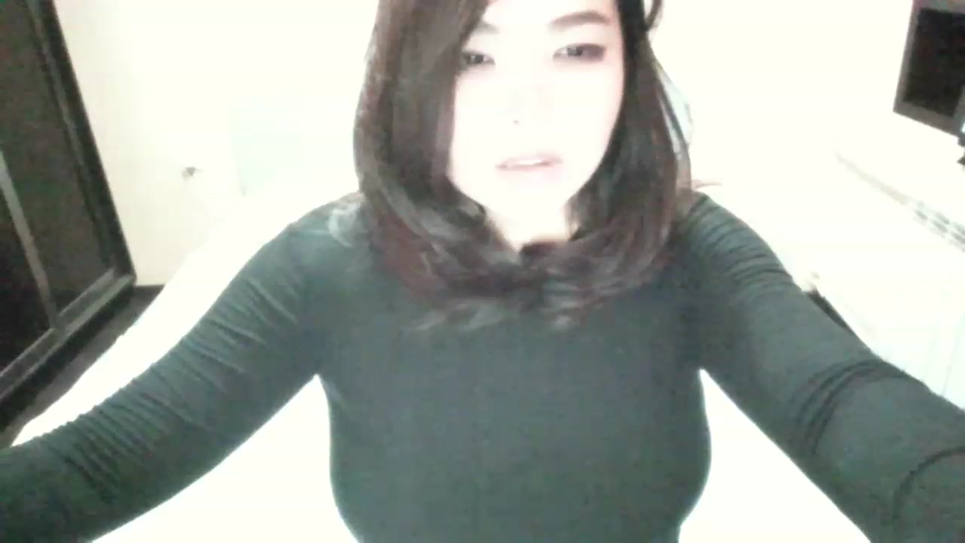 Gallery image thumbnail from MaiChubbyFace's myfreecams stream on, 08/27/2023, 13:17 image 17 of 20