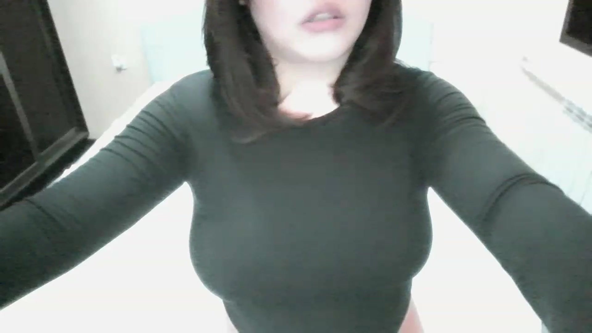 Gallery image thumbnail from MaiChubbyFace's myfreecams stream on, 08/27/2023, 15:46 image 13 of 20