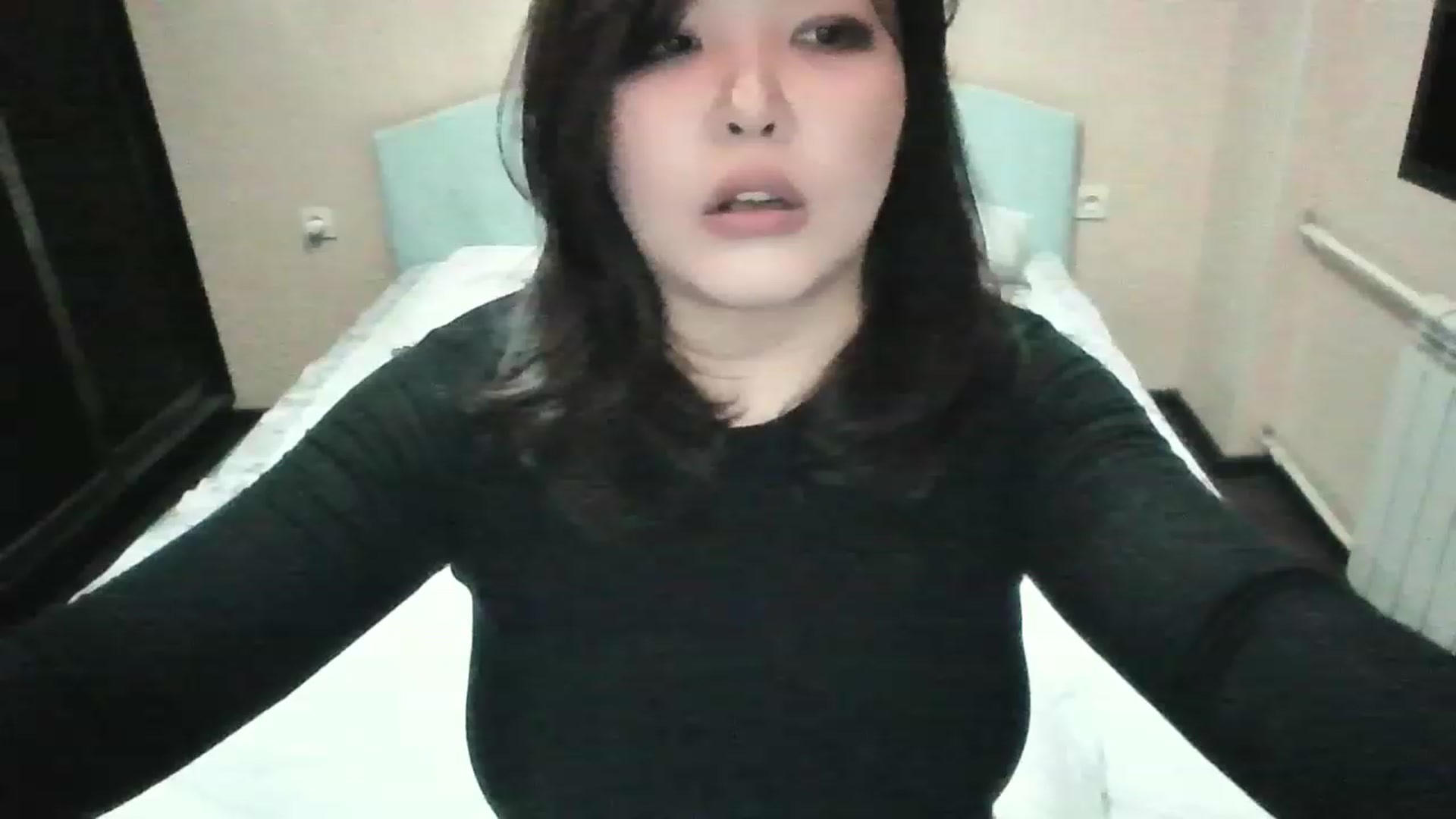 Gallery image thumbnail from MaiChubbyFace's myfreecams stream on, 08/27/2023, 15:46 image 3 of 20