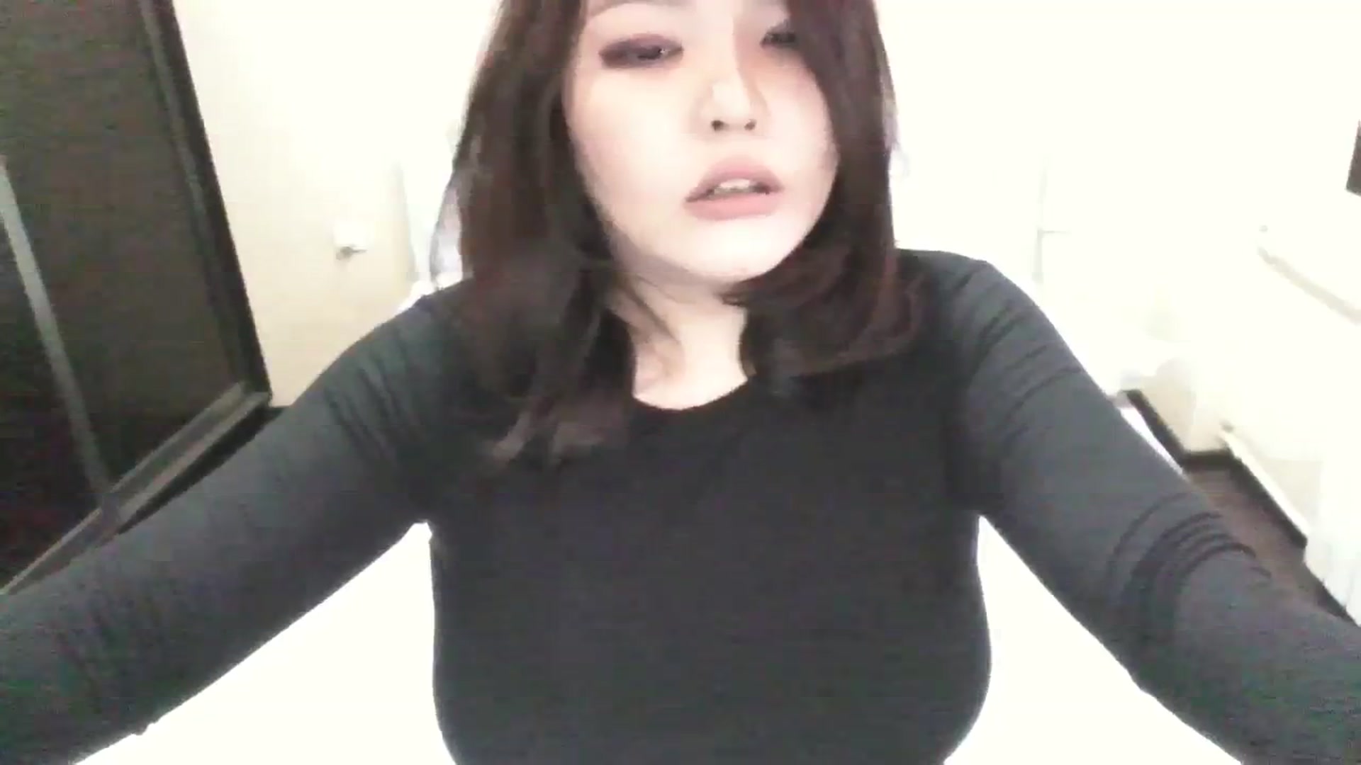 Gallery image thumbnail from MaiChubbyFace's myfreecams stream on, 09/03/2023, 11:46 image 9 of 20