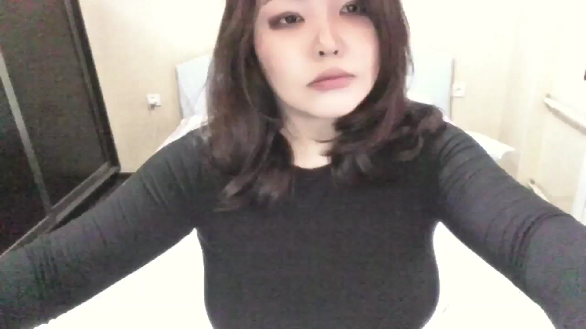 Gallery image thumbnail from MaiChubbyFace's myfreecams stream on, 09/03/2023, 11:46 image 1 of 20
