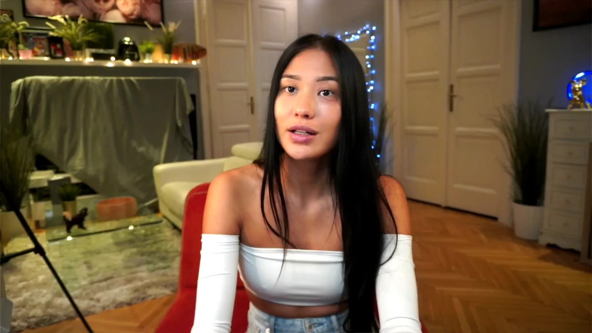 Gallery image thumbnail from MaiStream's myfreecams stream on, 08/02/2025, 14:45 image 13 of 20