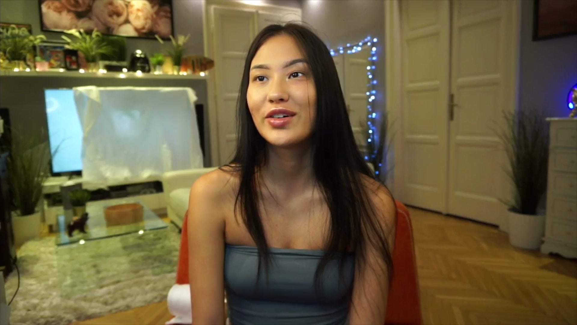 Gallery image thumbnail from MaiStream's myfreecams stream on, 08/06/2025, 10:39 image 13 of 20