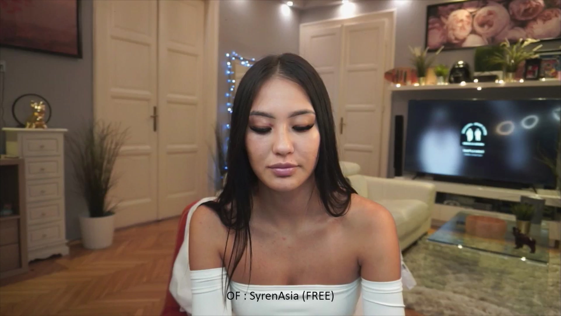 Gallery image thumbnail from MaiStream's myfreecams stream on, 08/12/2025, 19:09 image 15 of 20