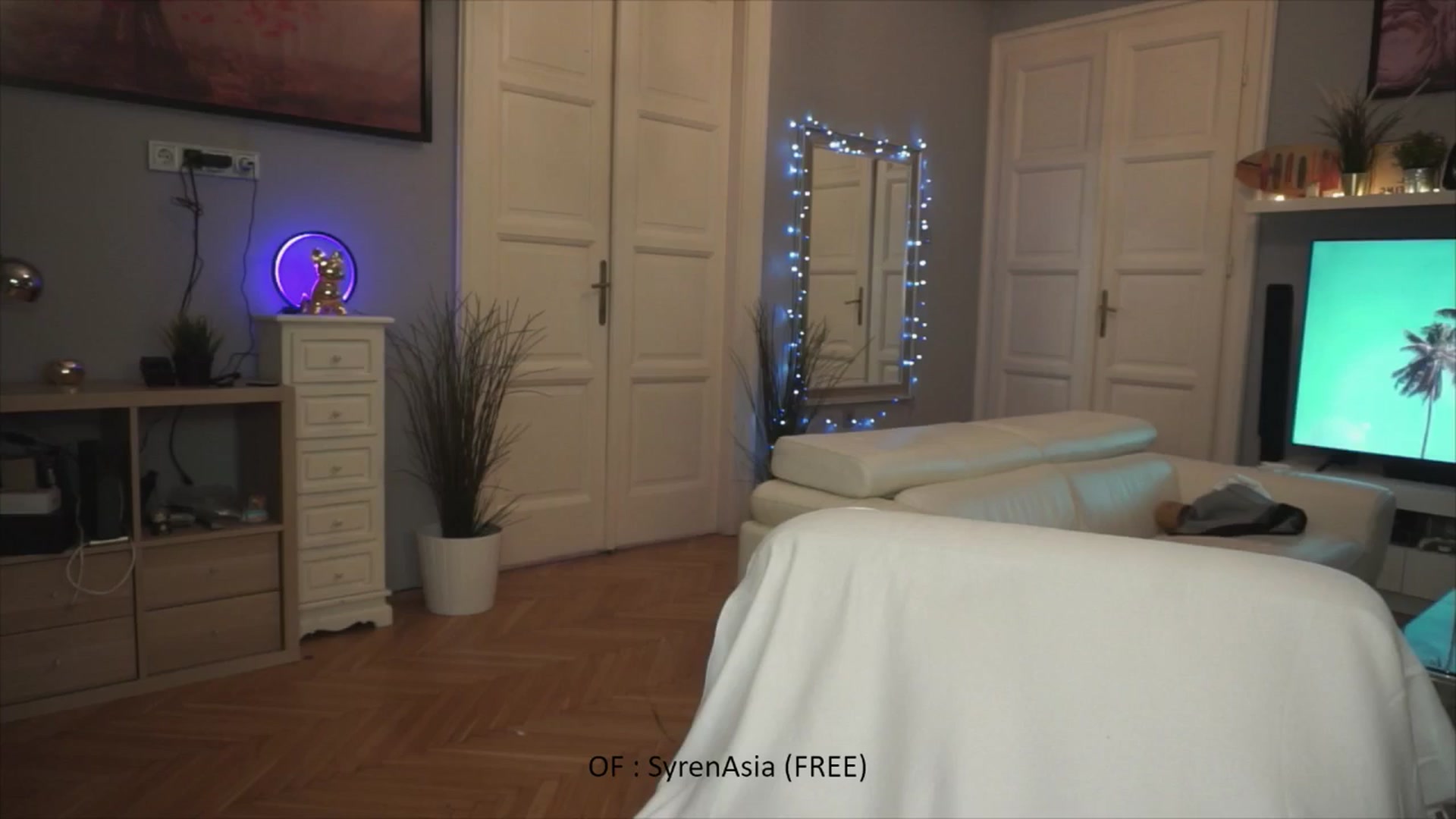 Gallery image thumbnail from MaiStream's myfreecams stream on, 08/13/2025, 15:47 image 3 of 20