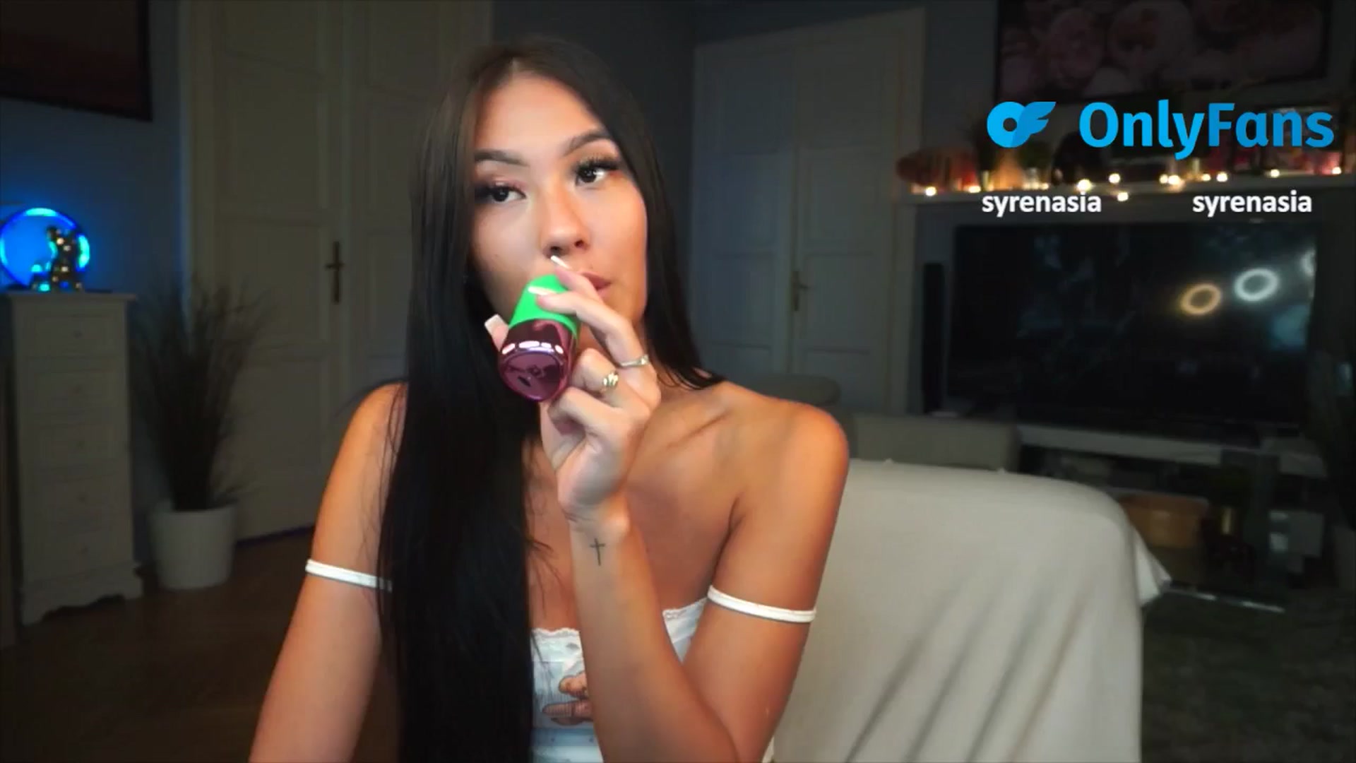 Gallery image thumbnail from MaiStream's myfreecams stream on, 09/05/2025, 15:26 image 6 of 20