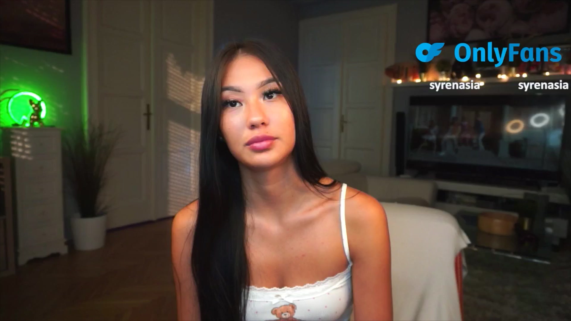 Gallery image thumbnail from MaiStream's myfreecams stream on, 09/05/2025, 16:17 image 6 of 20
