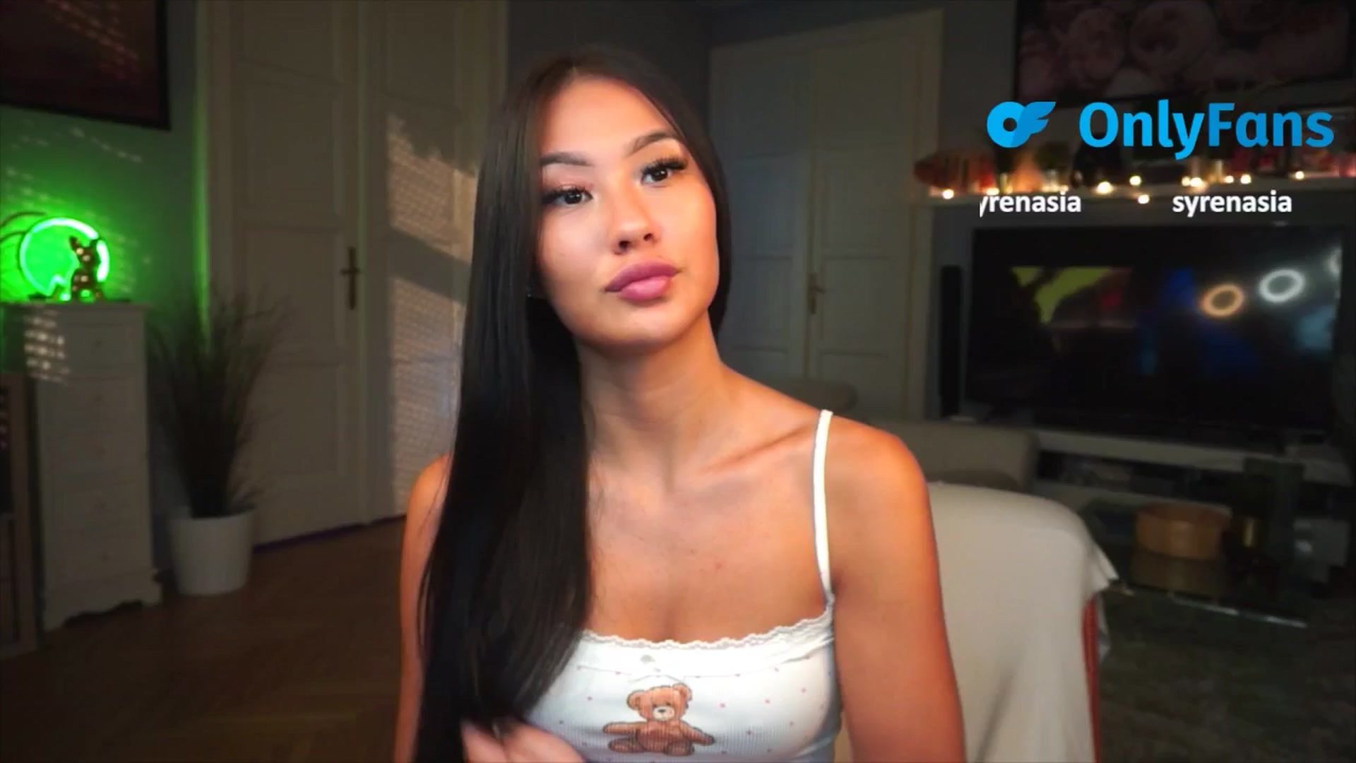 Gallery image thumbnail from MaiStream's myfreecams stream on, 09/05/2025, 16:17 image 7 of 20