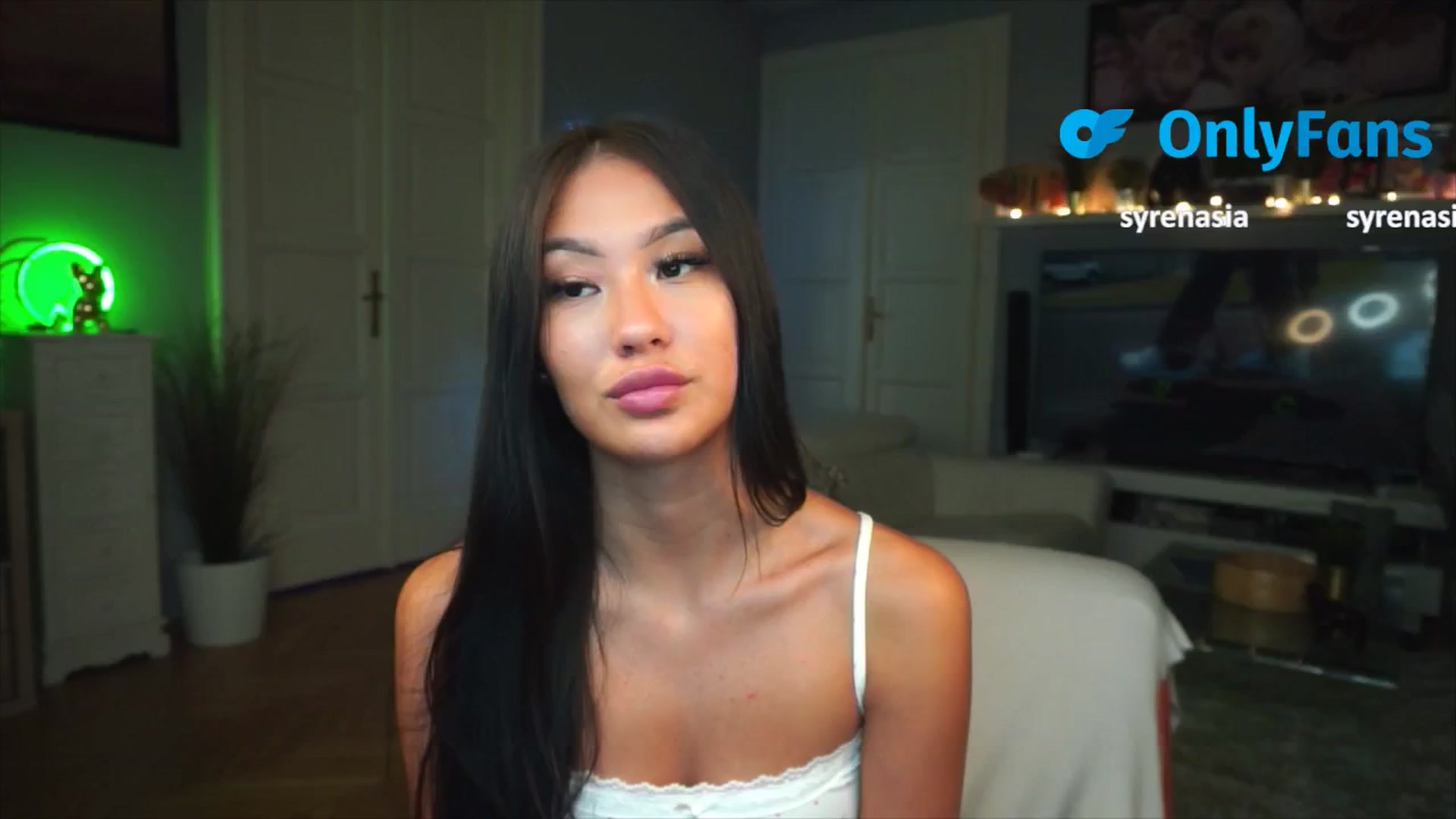 Gallery image thumbnail from MaiStream's myfreecams stream on, 09/05/2025, 16:17 image 2 of 20
