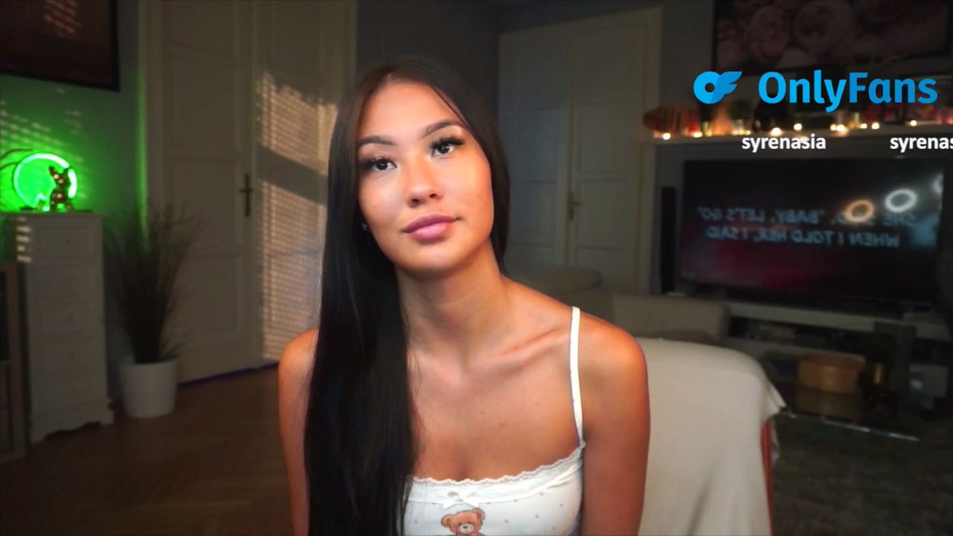 Gallery image thumbnail from MaiStream's myfreecams stream on, 09/05/2025, 16:17 image 9 of 20