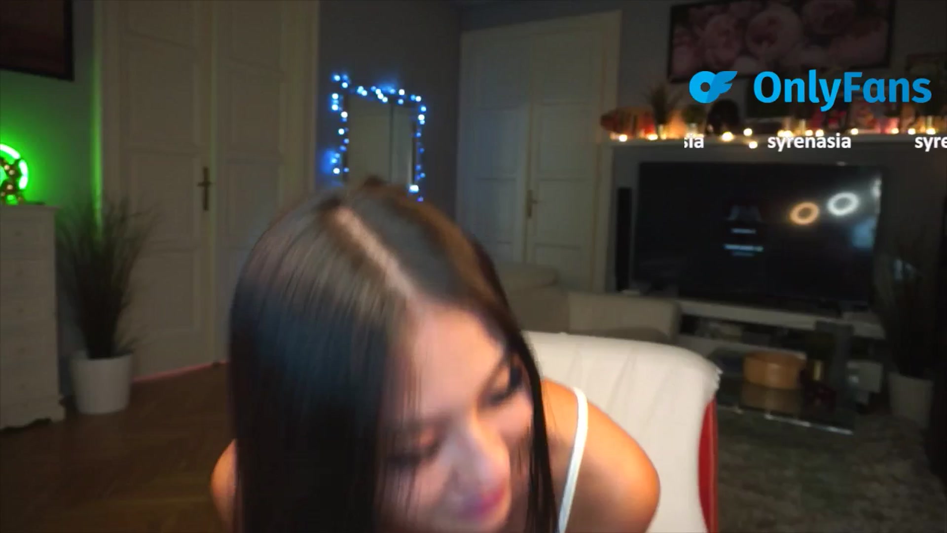 Gallery image thumbnail from MaiStream's myfreecams stream on, 09/05/2025, 17:36 image 12 of 20