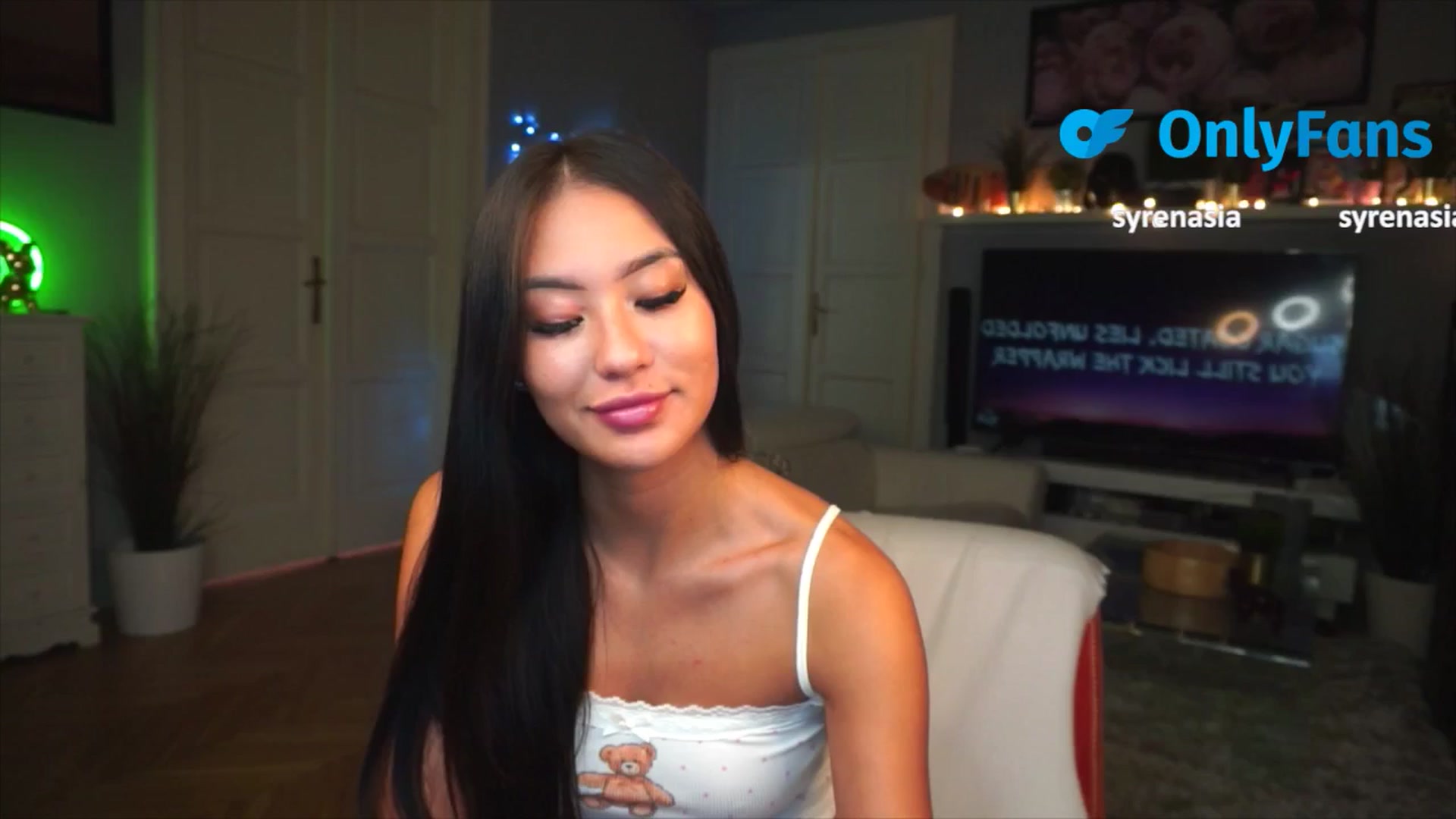 Gallery image thumbnail from MaiStream's myfreecams stream on, 09/05/2025, 17:36 image 6 of 20