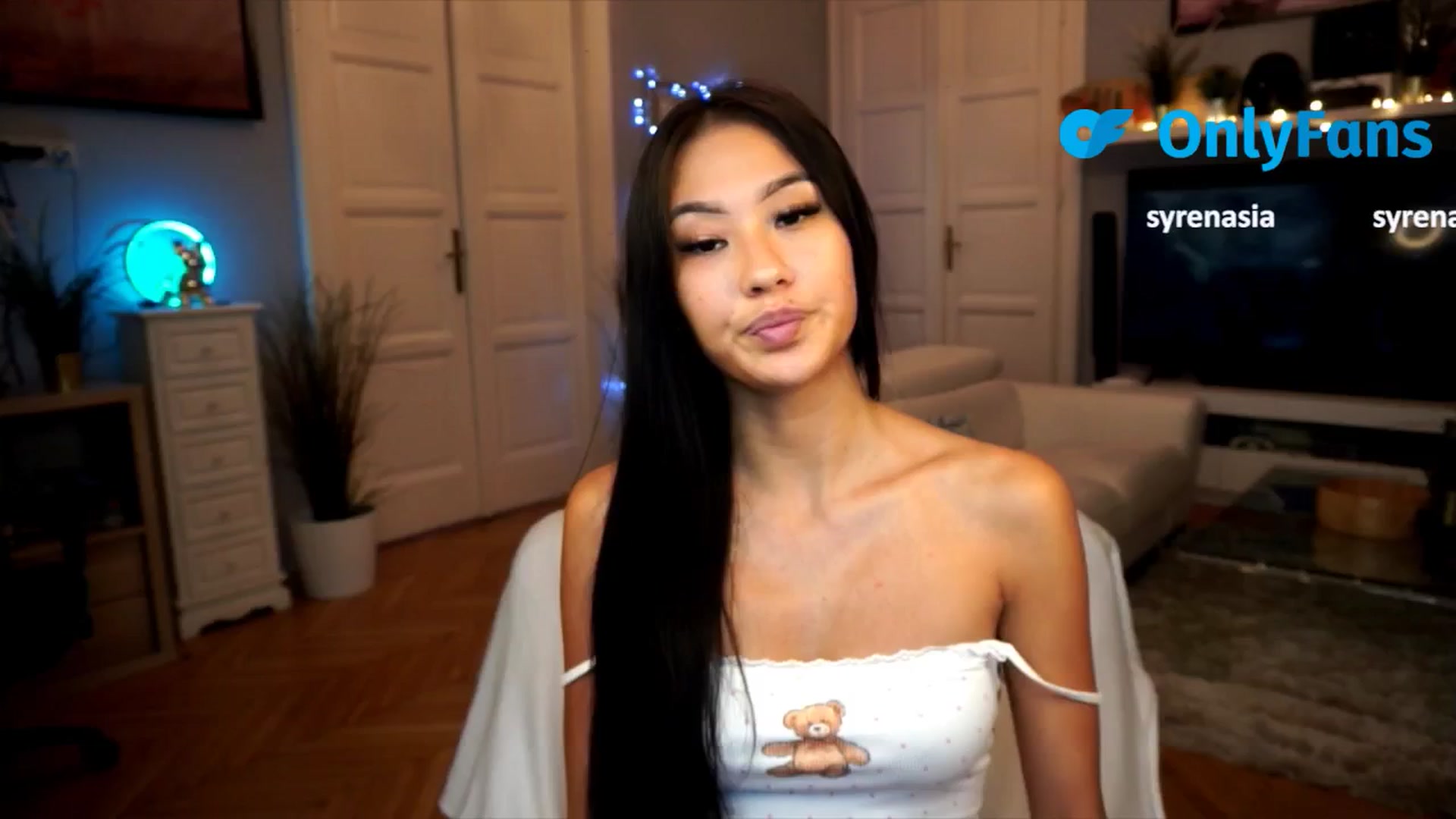 Gallery image thumbnail from MaiStream's myfreecams stream on, 09/06/2025, 12:50 image 9 of 20