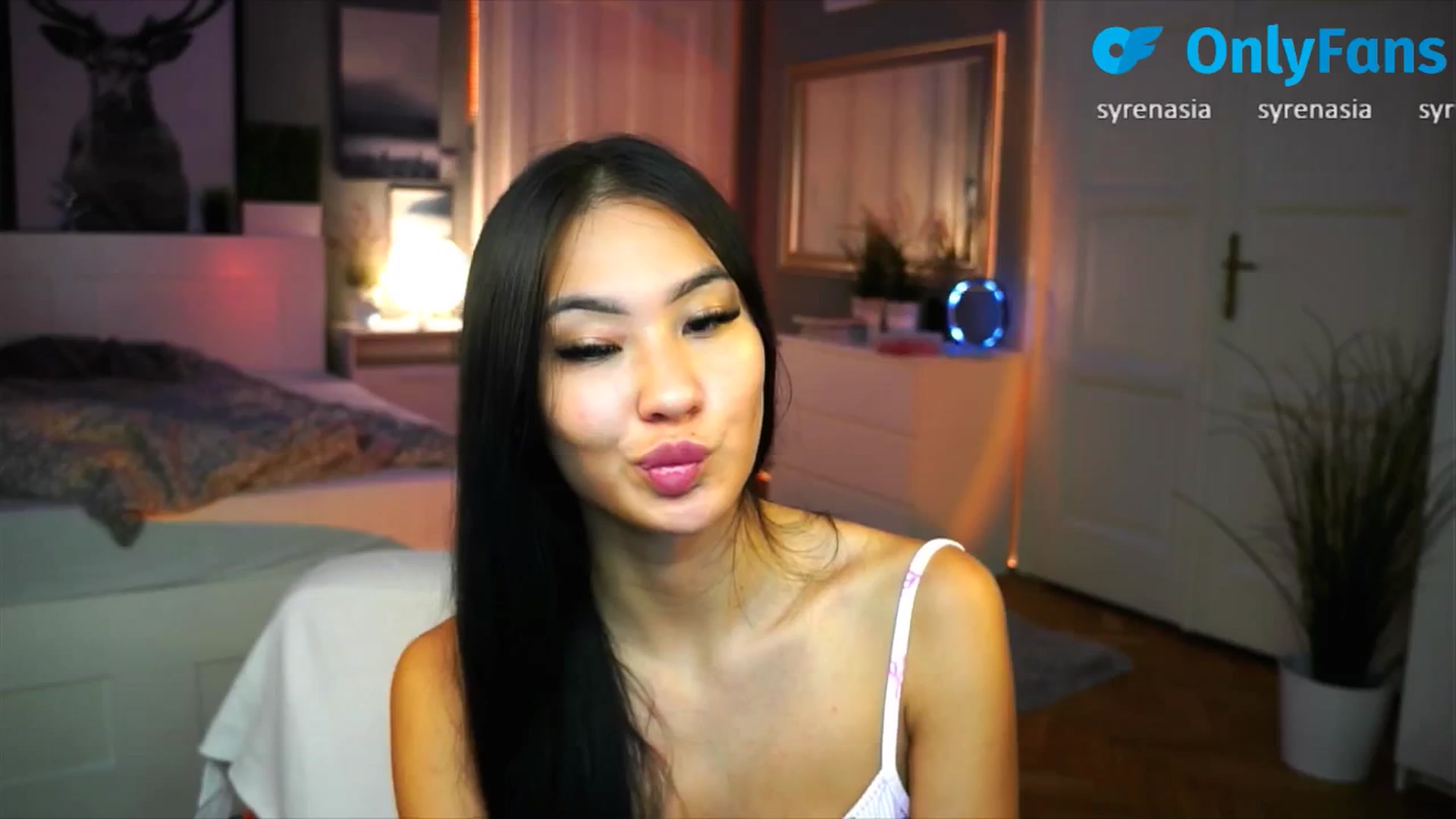 Gallery image thumbnail from MaiStream's myfreecams stream on, 09/08/2025, 18:33 image 12 of 20