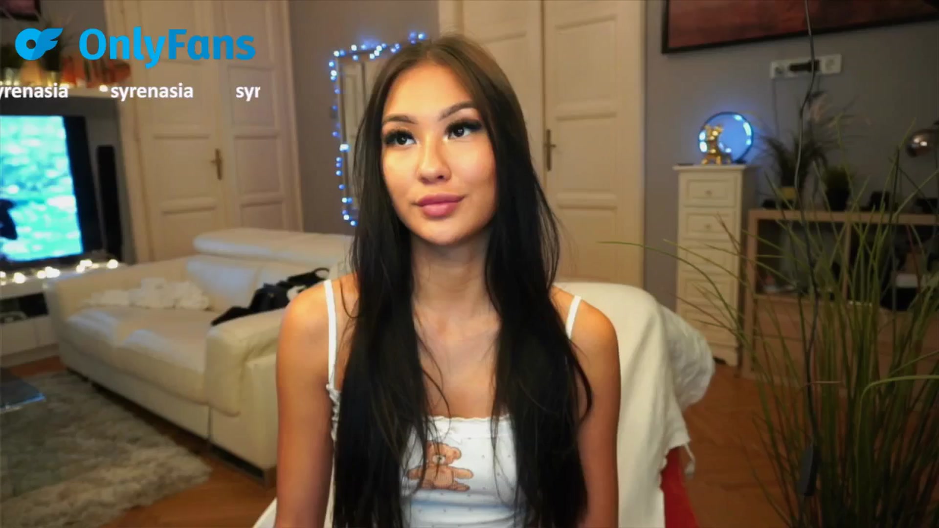 Gallery image thumbnail from MaiStream's myfreecams stream on, 09/12/2025, 17:33 image 14 of 20