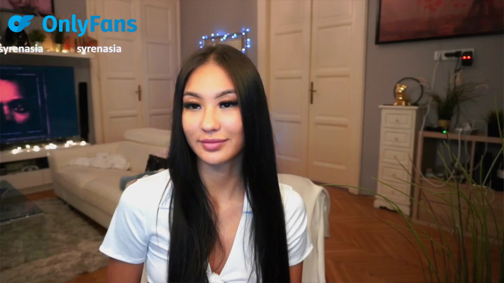 Gallery image thumbnail from MaiStream's myfreecams stream on, 09/13/2025, 19:00 image 4 of 20