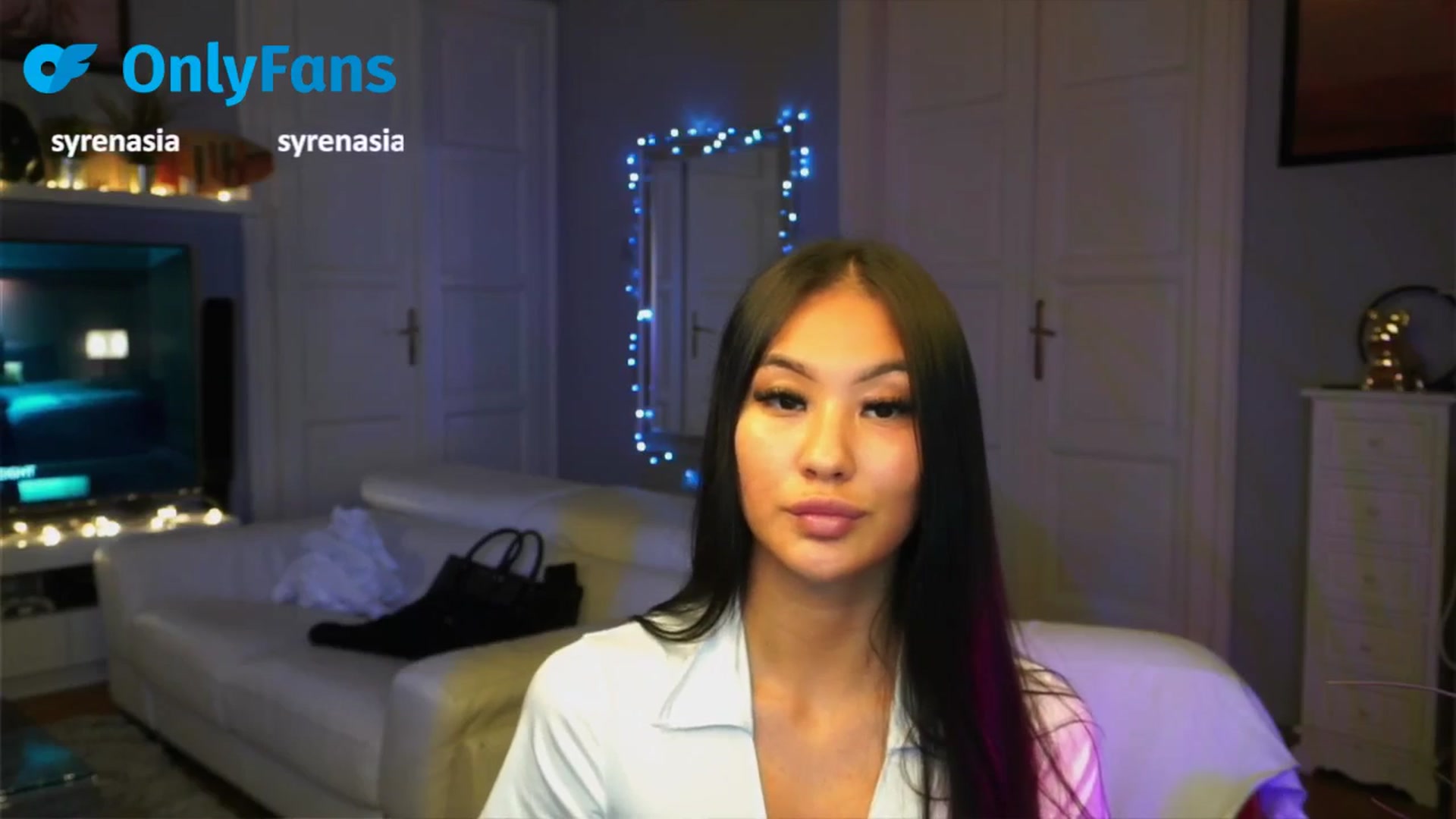 Gallery image thumbnail from MaiStream's myfreecams stream on, 09/15/2025, 16:42 image 11 of 20