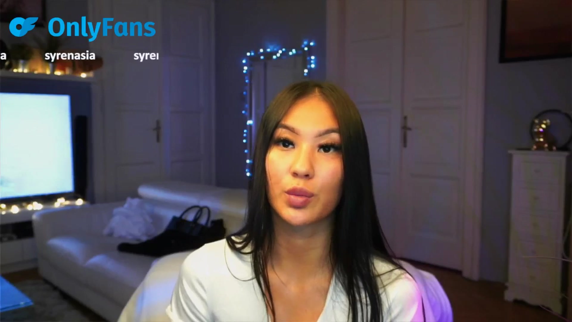 Gallery image thumbnail from MaiStream's myfreecams stream on, 09/15/2025, 17:17 image 17 of 20