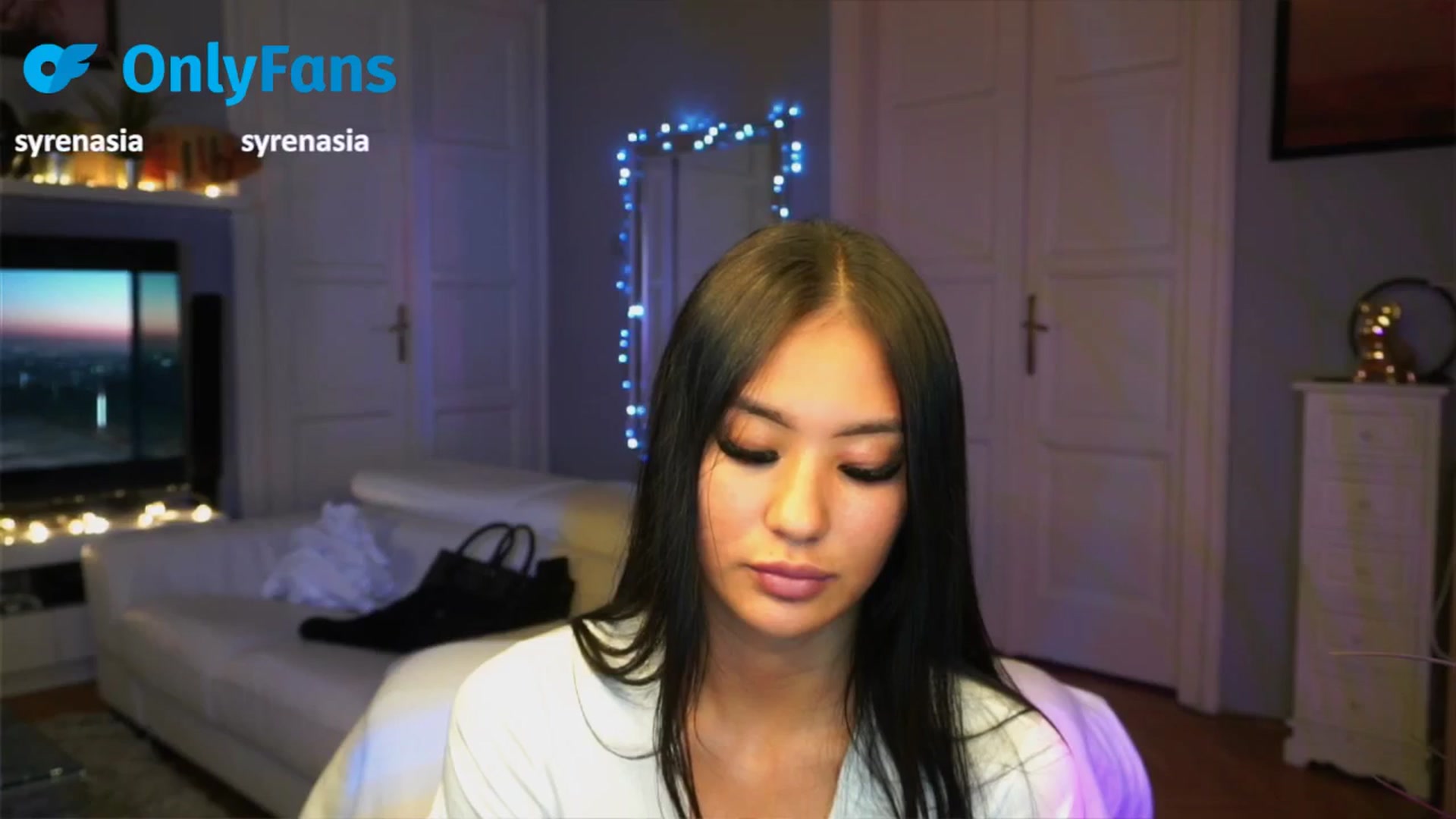 Gallery image thumbnail from MaiStream's myfreecams stream on, 09/15/2025, 17:17 image 19 of 20