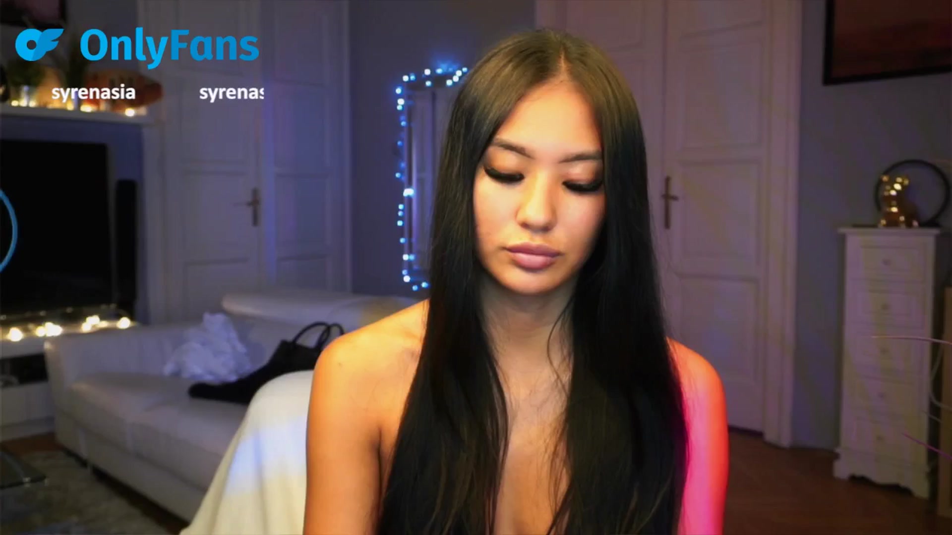Gallery image thumbnail from MaiStream's myfreecams stream on, 09/15/2025, 18:22 image 1 of 20