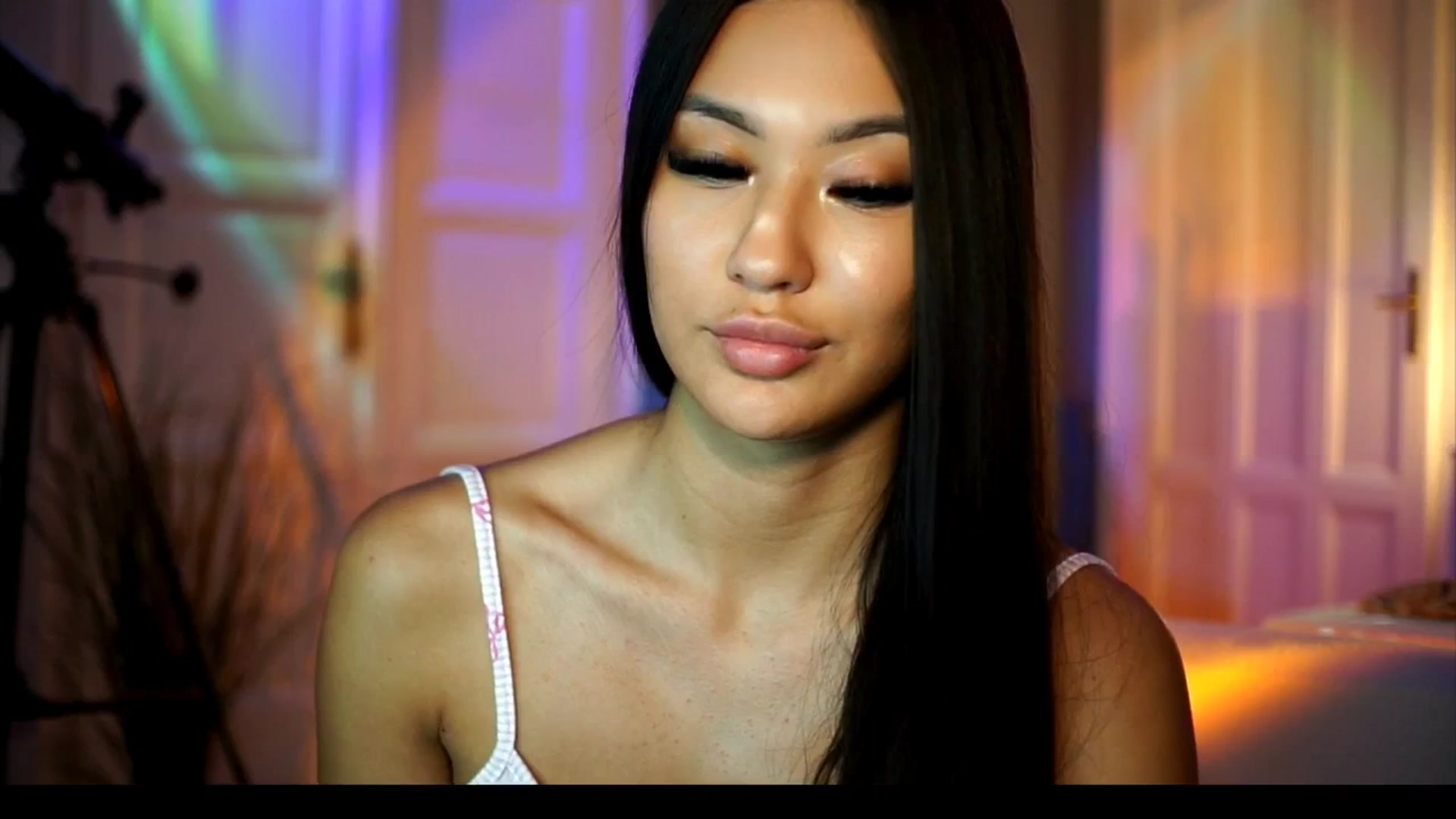 Gallery image thumbnail from MaiStream's myfreecams stream on, 09/17/2025, 14:33 image 14 of 20
