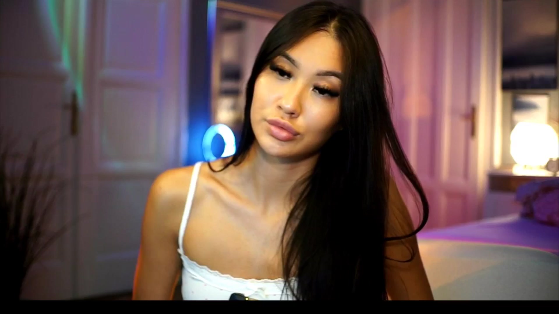 Gallery image thumbnail from MaiStream's myfreecams stream on, 09/18/2025, 14:21 image 17 of 20