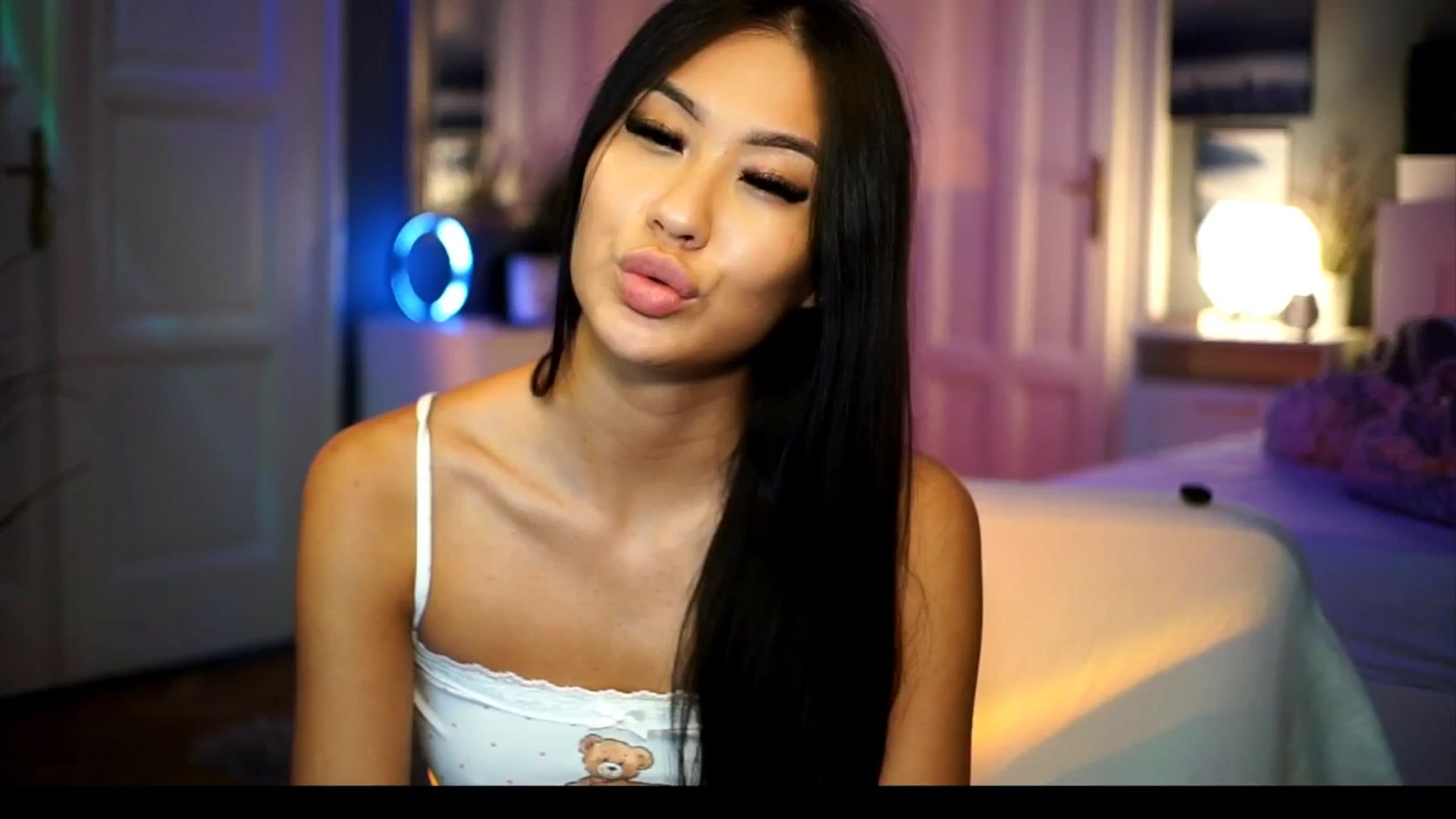 Gallery image thumbnail from MaiStream's myfreecams stream on, 09/18/2025, 16:11 image 8 of 20