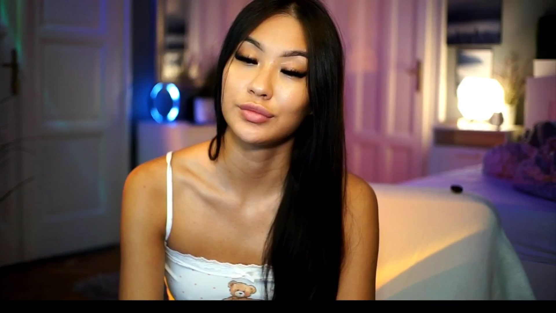 Gallery image thumbnail from MaiStream's myfreecams stream on, 09/18/2025, 16:11 image 9 of 20