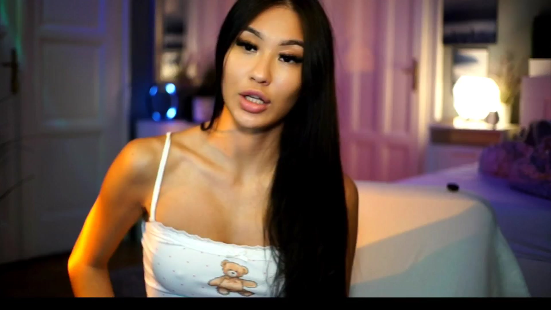 Gallery image thumbnail from MaiStream's myfreecams stream on, 09/18/2025, 16:11 image 12 of 20