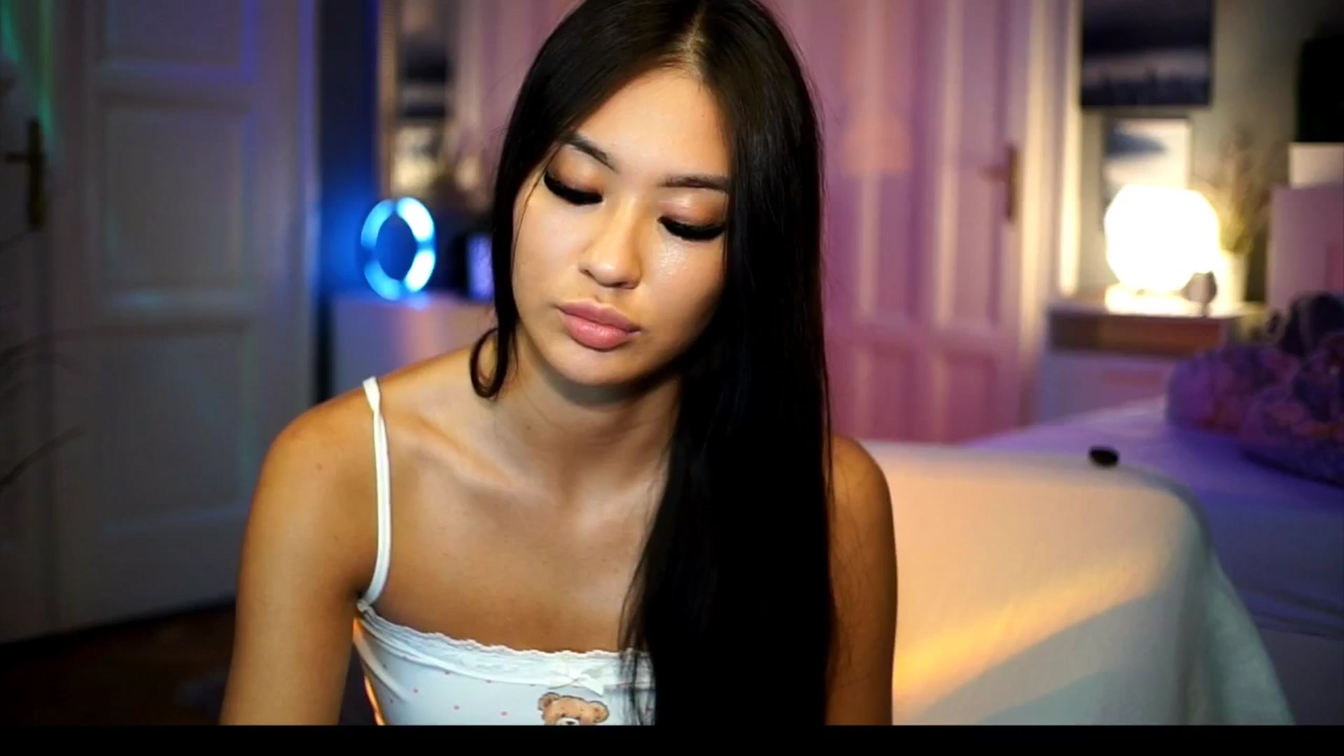 Gallery image thumbnail from MaiStream's myfreecams stream on, 09/18/2025, 16:11 image 7 of 20