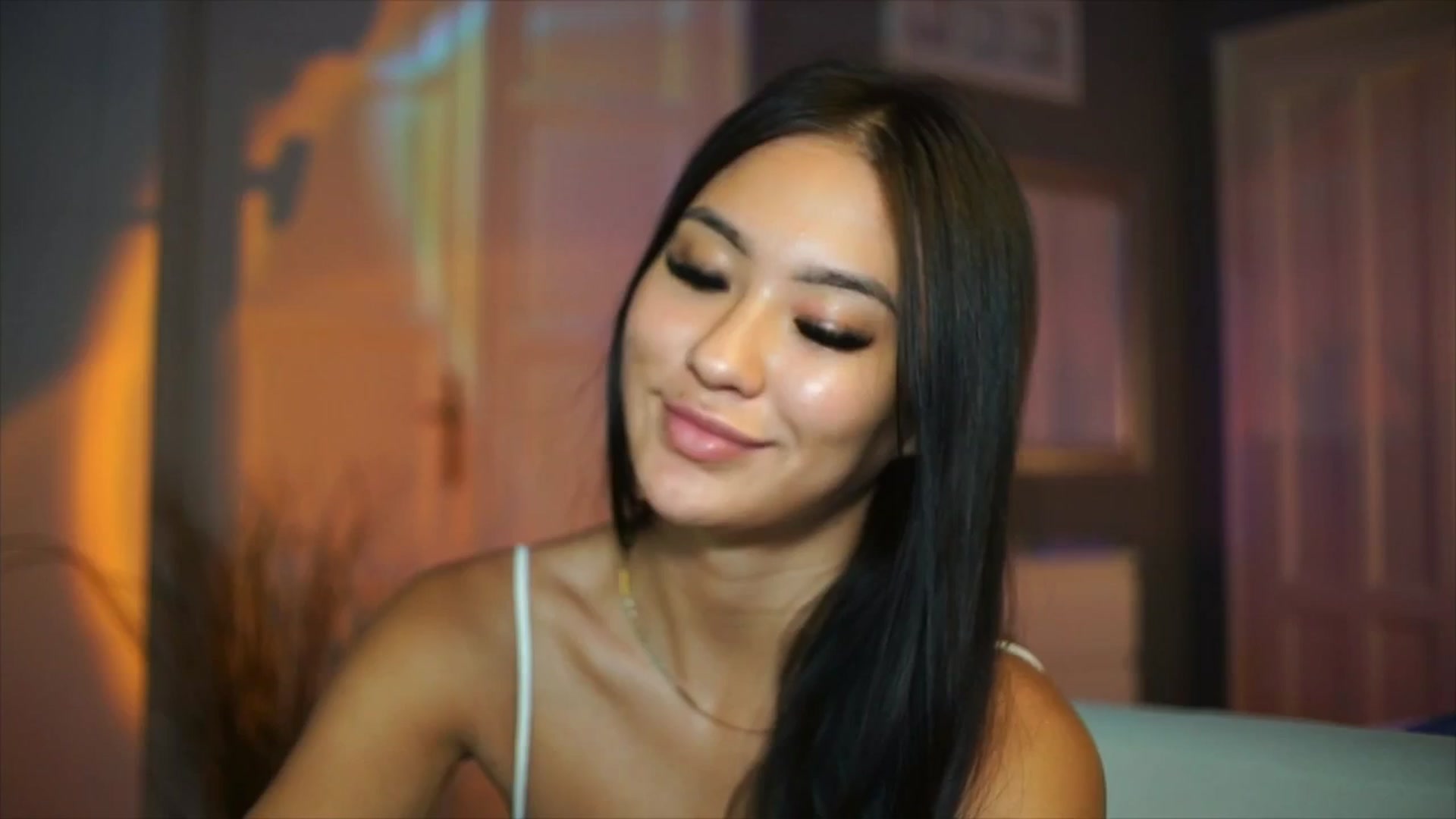 Gallery image thumbnail from MaiStream's myfreecams stream on, 09/22/2025, 17:15 image 17 of 20