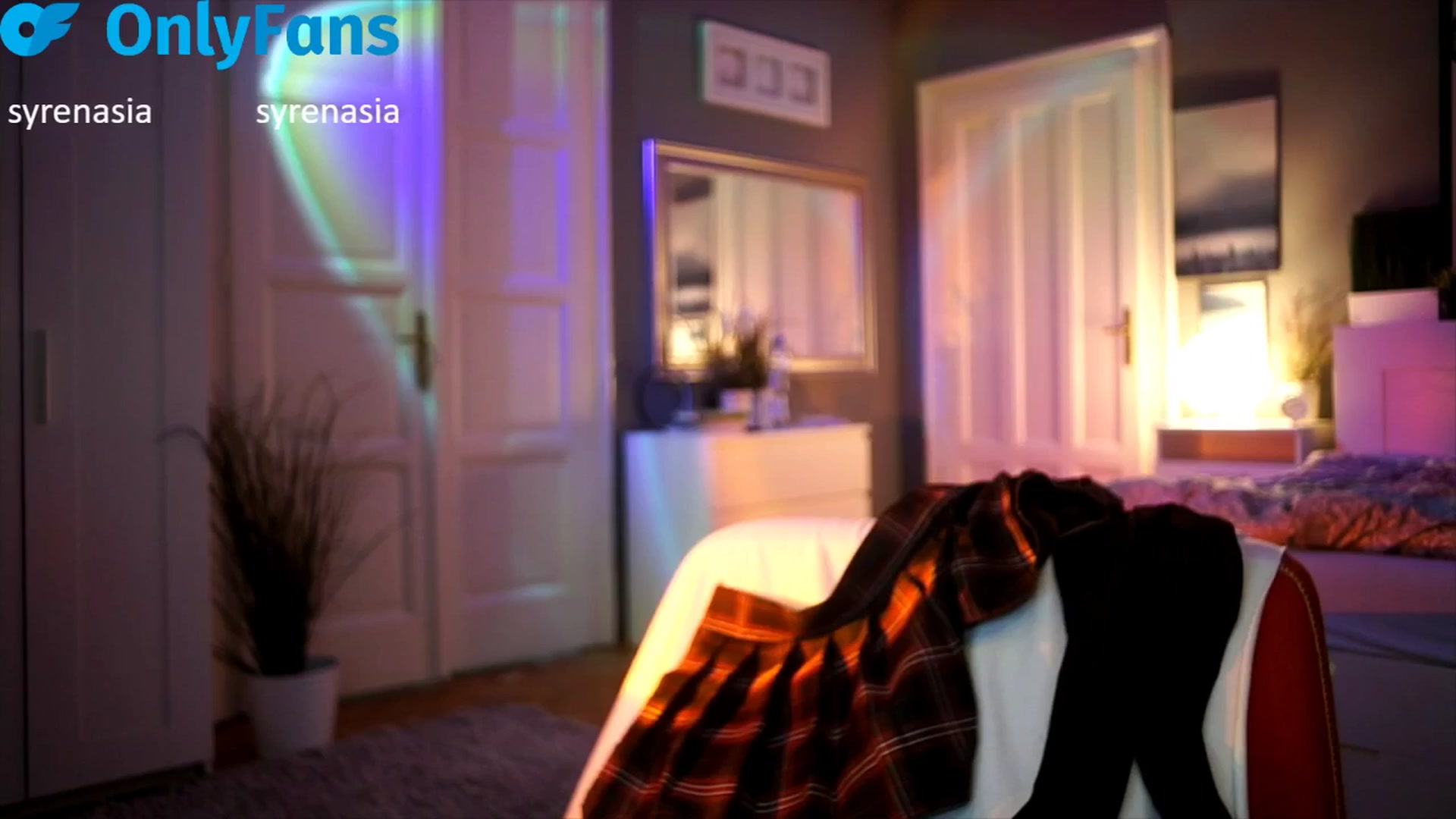 Gallery image thumbnail from MaiStream's myfreecams stream on, 09/28/2025, 12:54 image 16 of 20