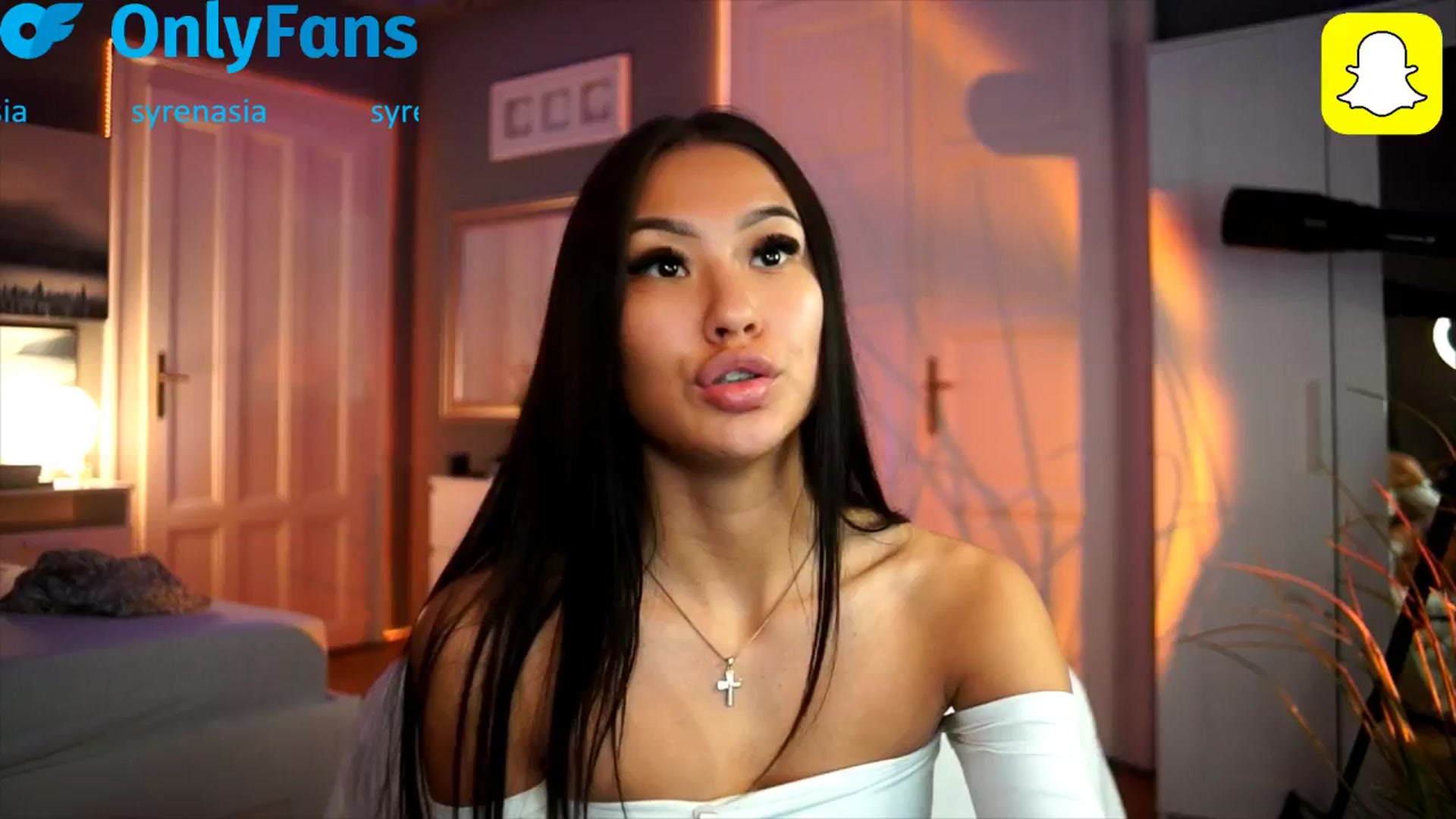 Gallery image thumbnail from MaiStream's myfreecams stream on, 10/19/2025, 16:20 image 9 of 20