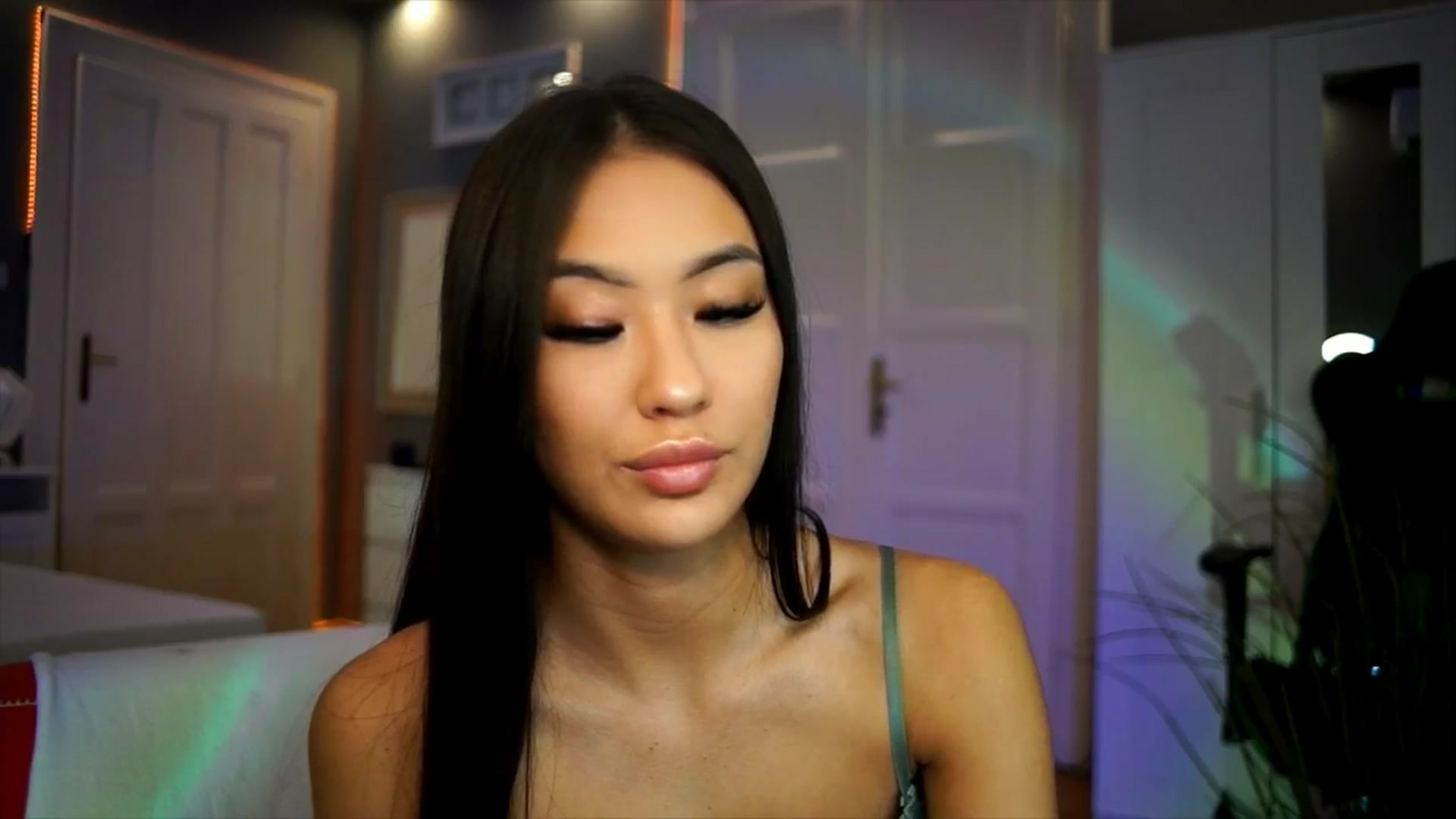 Gallery image thumbnail from MaiStream's myfreecams stream on, 11/06/2025, 19:35 image 6 of 20