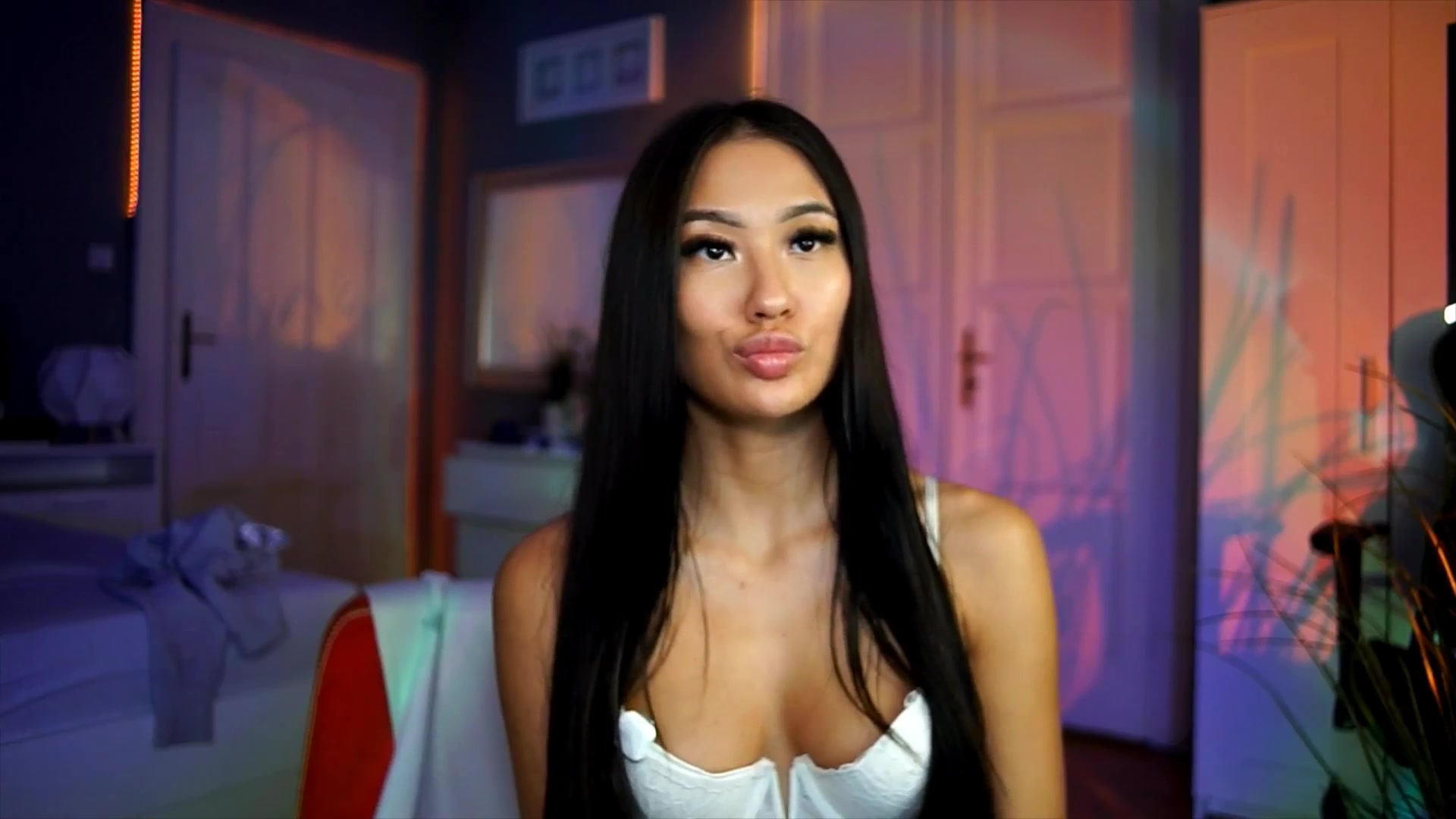 Gallery image thumbnail from MaiStream's myfreecams stream on, 11/07/2025, 21:26 image 6 of 20