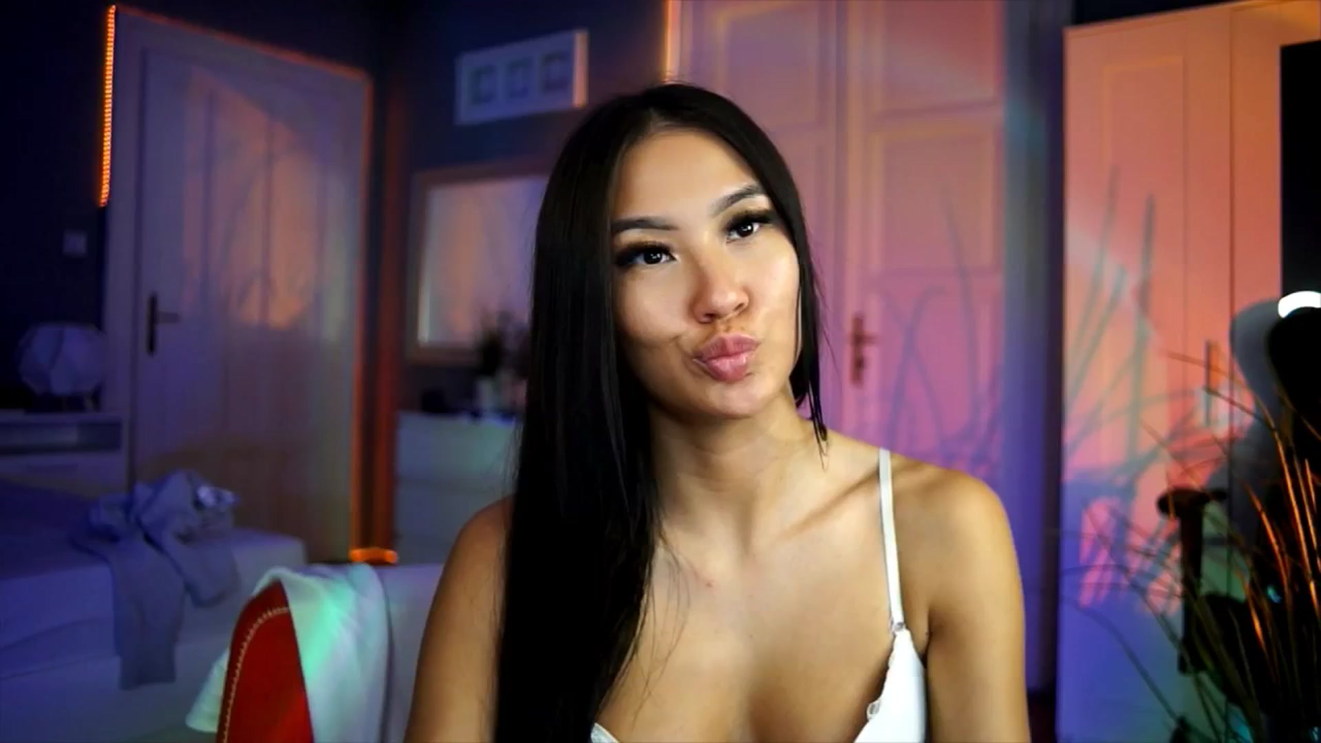 Gallery image thumbnail from MaiStream's myfreecams stream on, 11/07/2025, 23:12 image 1 of 20