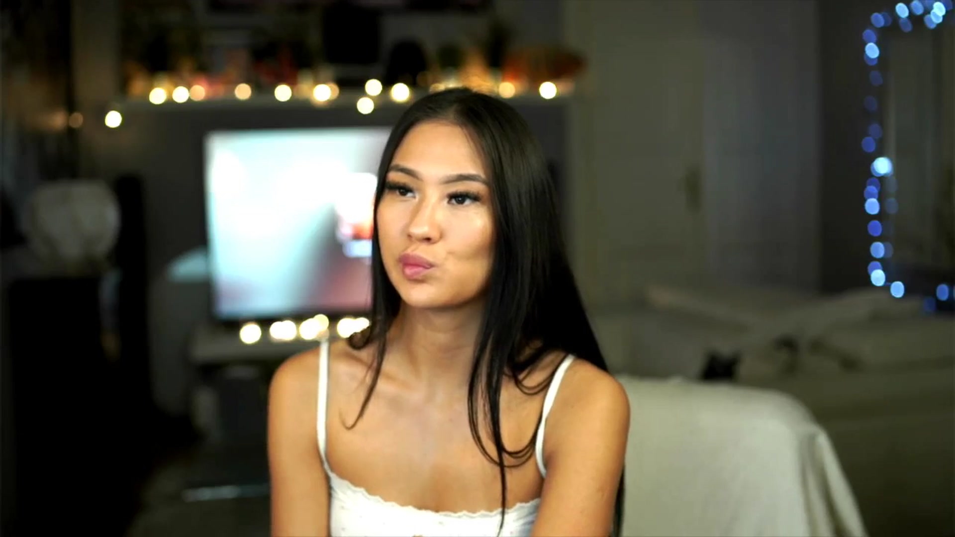 Gallery image thumbnail from MaiStream's myfreecams stream on, 11/09/2025, 19:20 image 18 of 20