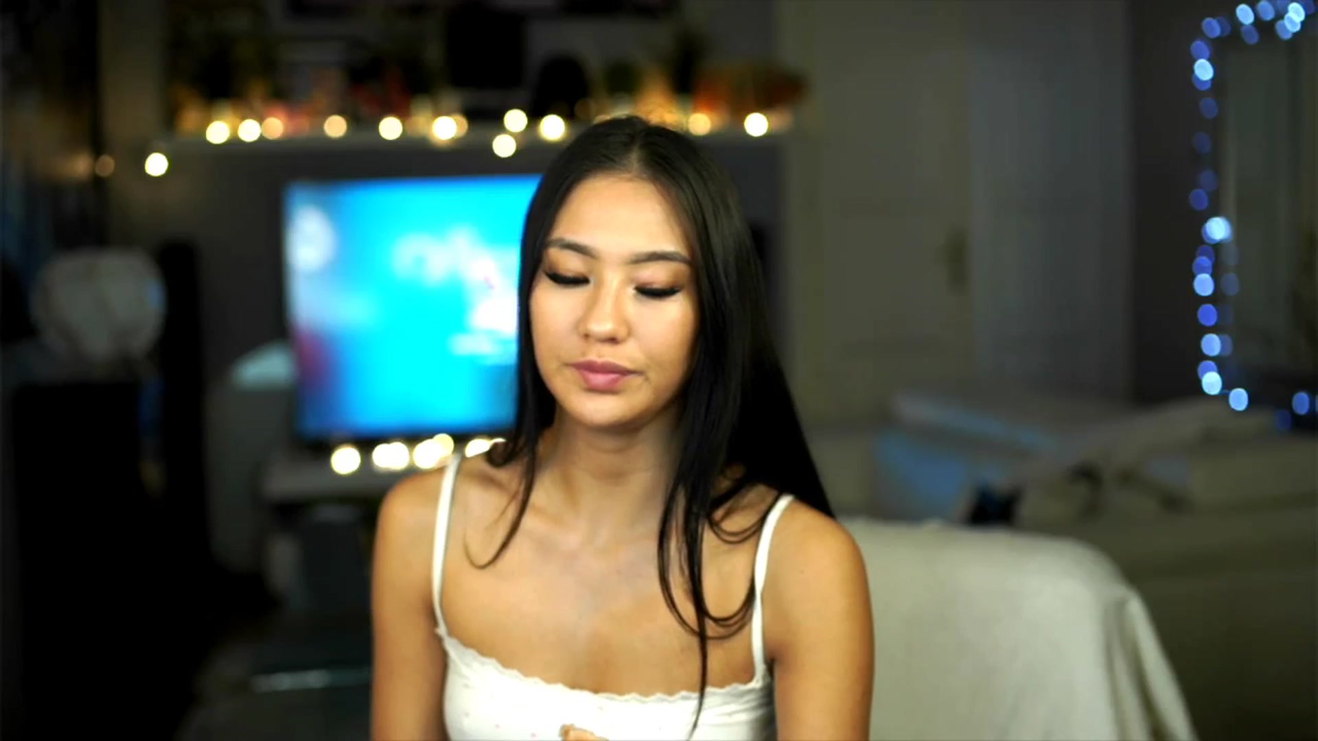 Gallery image thumbnail from MaiStream's myfreecams stream on, 11/09/2025, 19:20 image 17 of 20