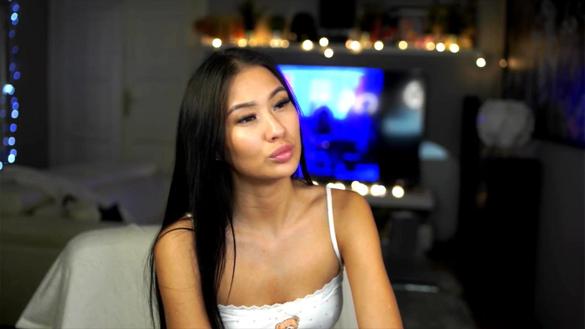 Gallery image thumbnail from MaiStream's myfreecams stream on, 11/09/2025, 21:48 image 5 of 20