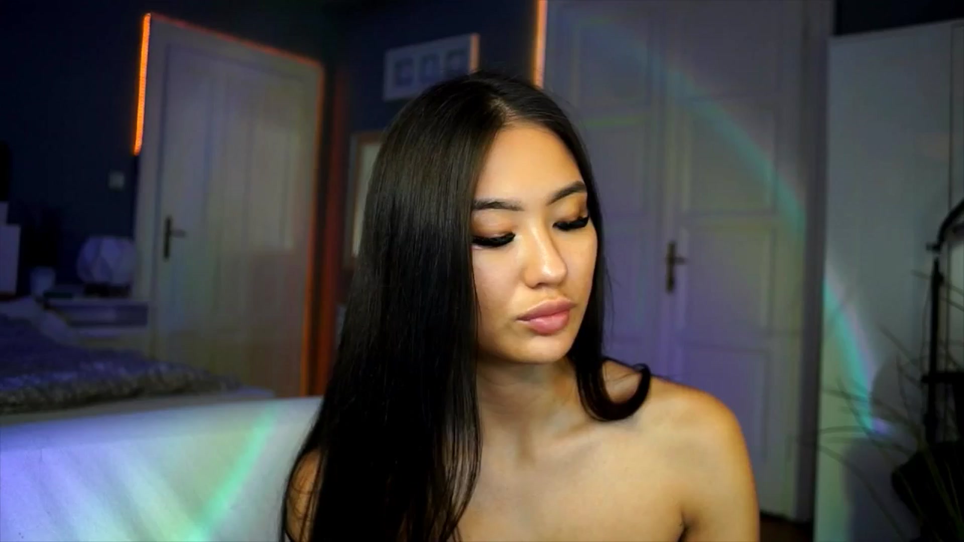 Gallery image thumbnail from MaiStream's myfreecams stream on, 11/16/2025, 18:21 image 4 of 20