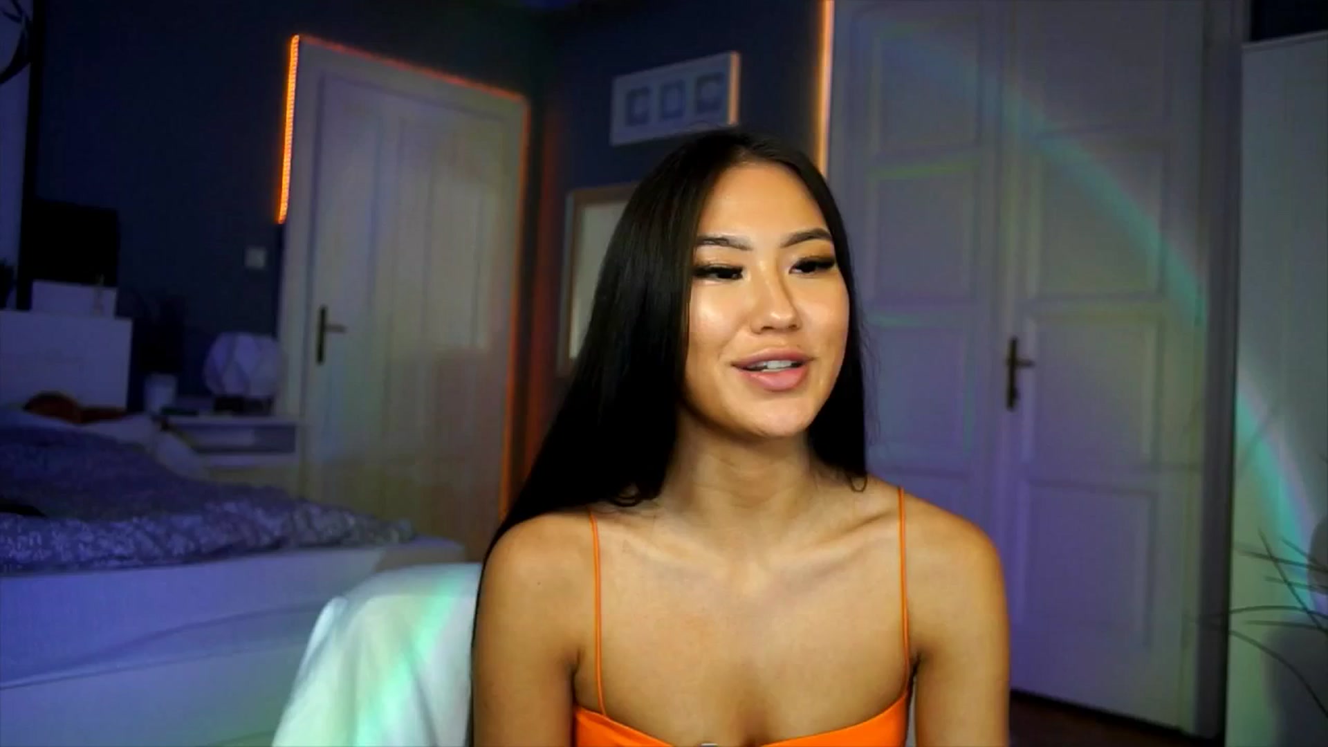 Gallery image thumbnail from MaiStream's myfreecams stream on, 11/16/2025, 19:28 image 19 of 20
