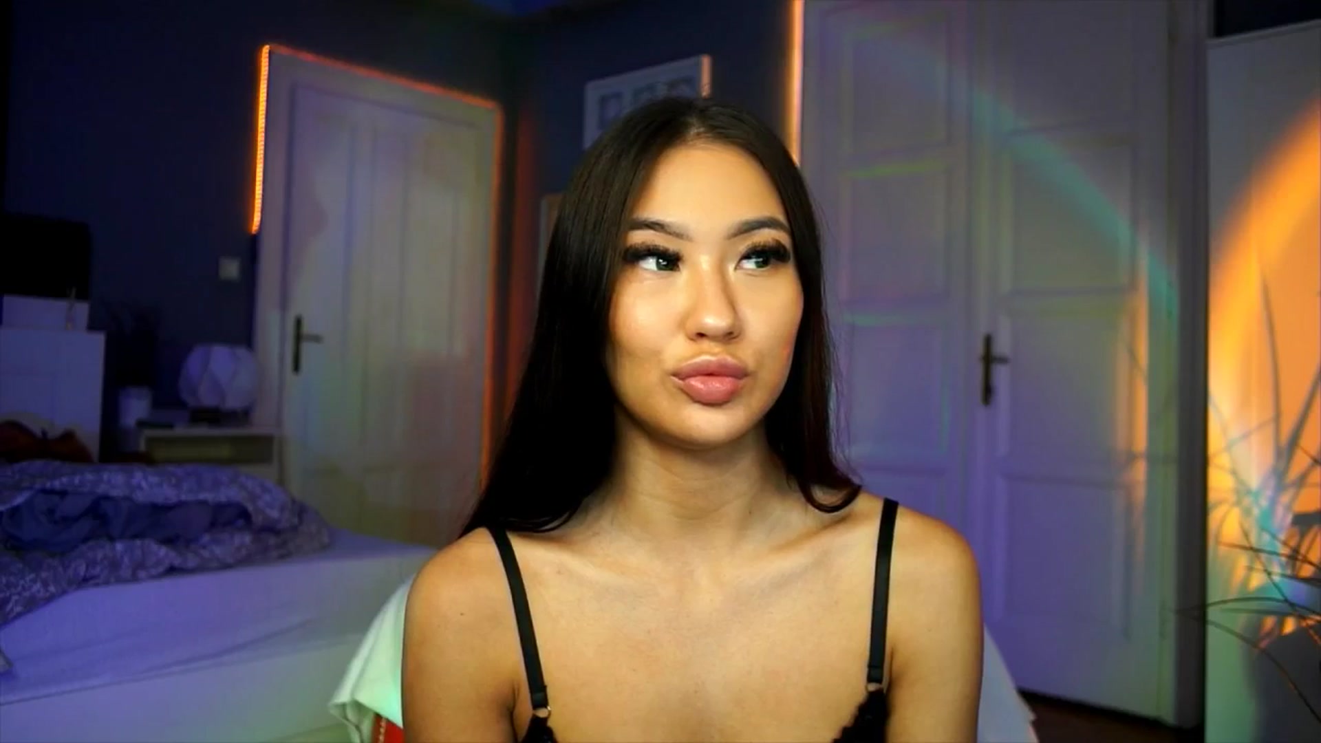 Gallery image thumbnail from MaiStream's myfreecams stream on, 11/17/2025, 20:29 image 9 of 20