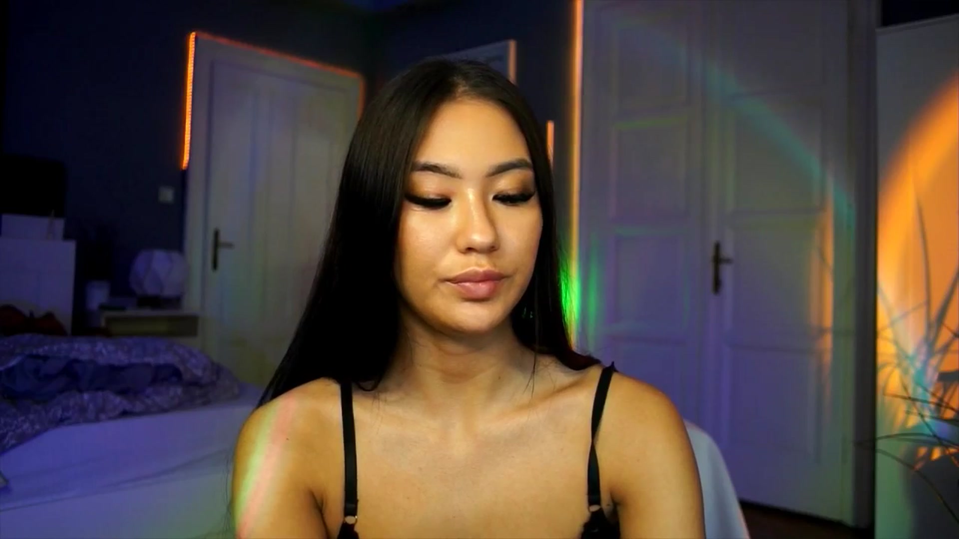 Gallery image thumbnail from MaiStream's myfreecams stream on, 11/17/2025, 20:29 image 19 of 20